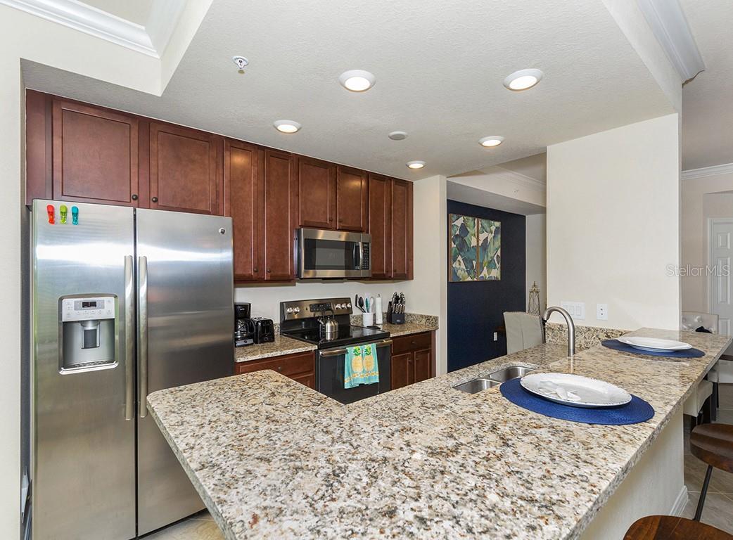 5548 PALMER CIR #103