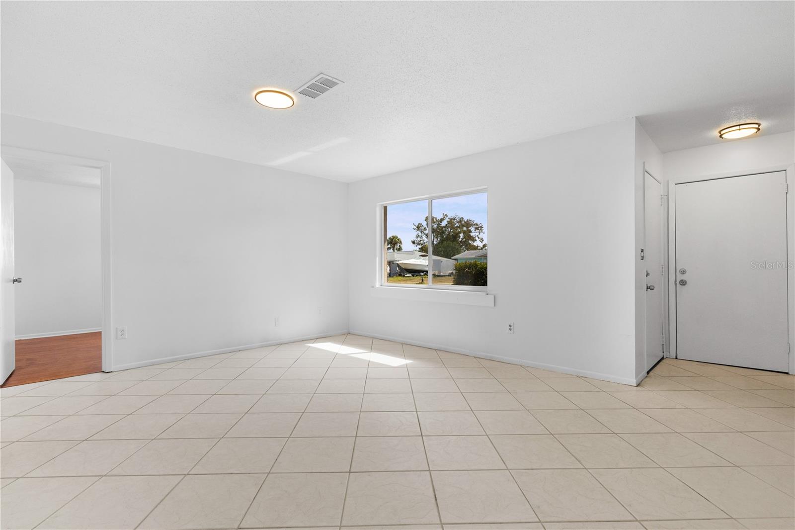 2814 20TH AVENUE DR W