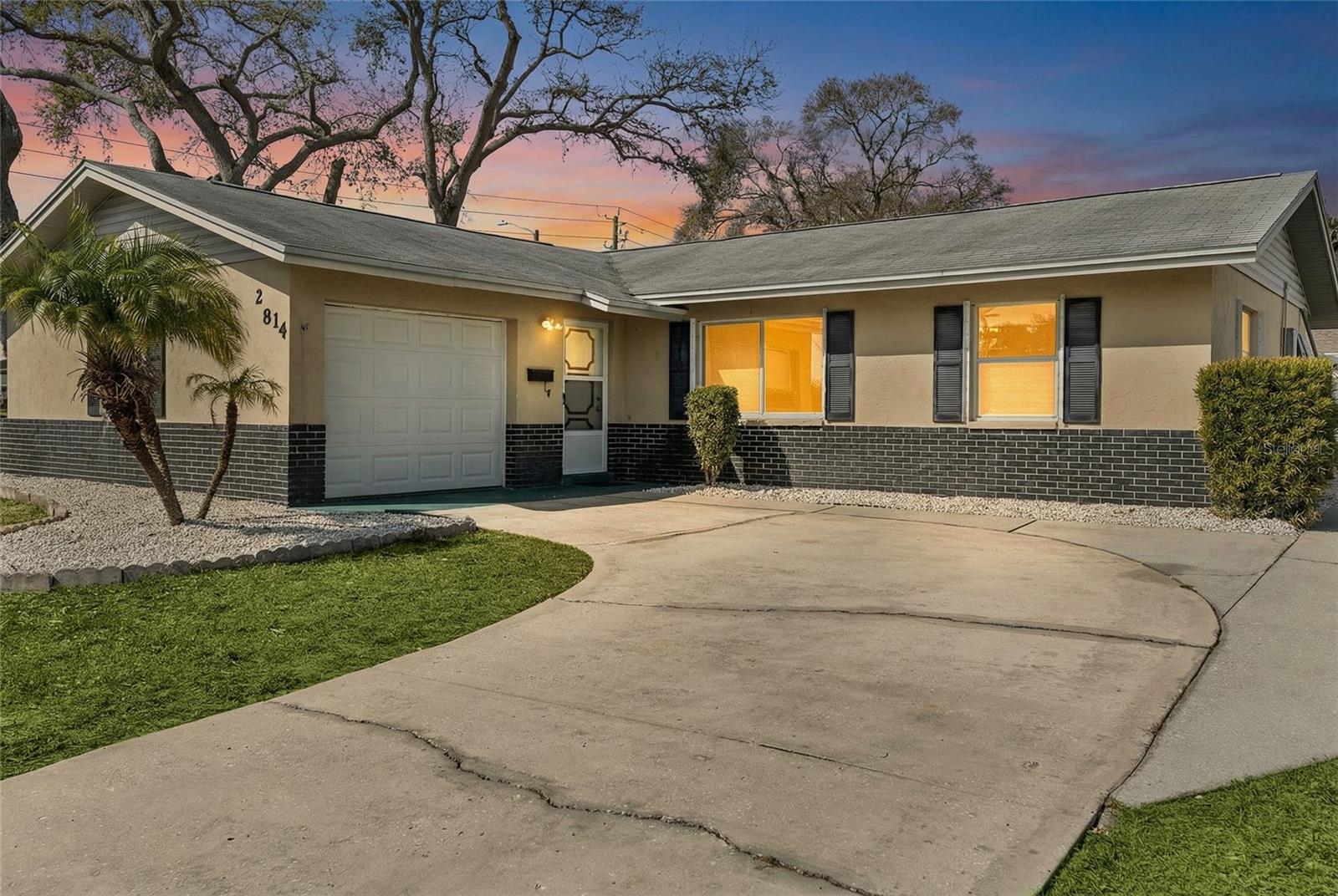 2814 20TH AVENUE DR W