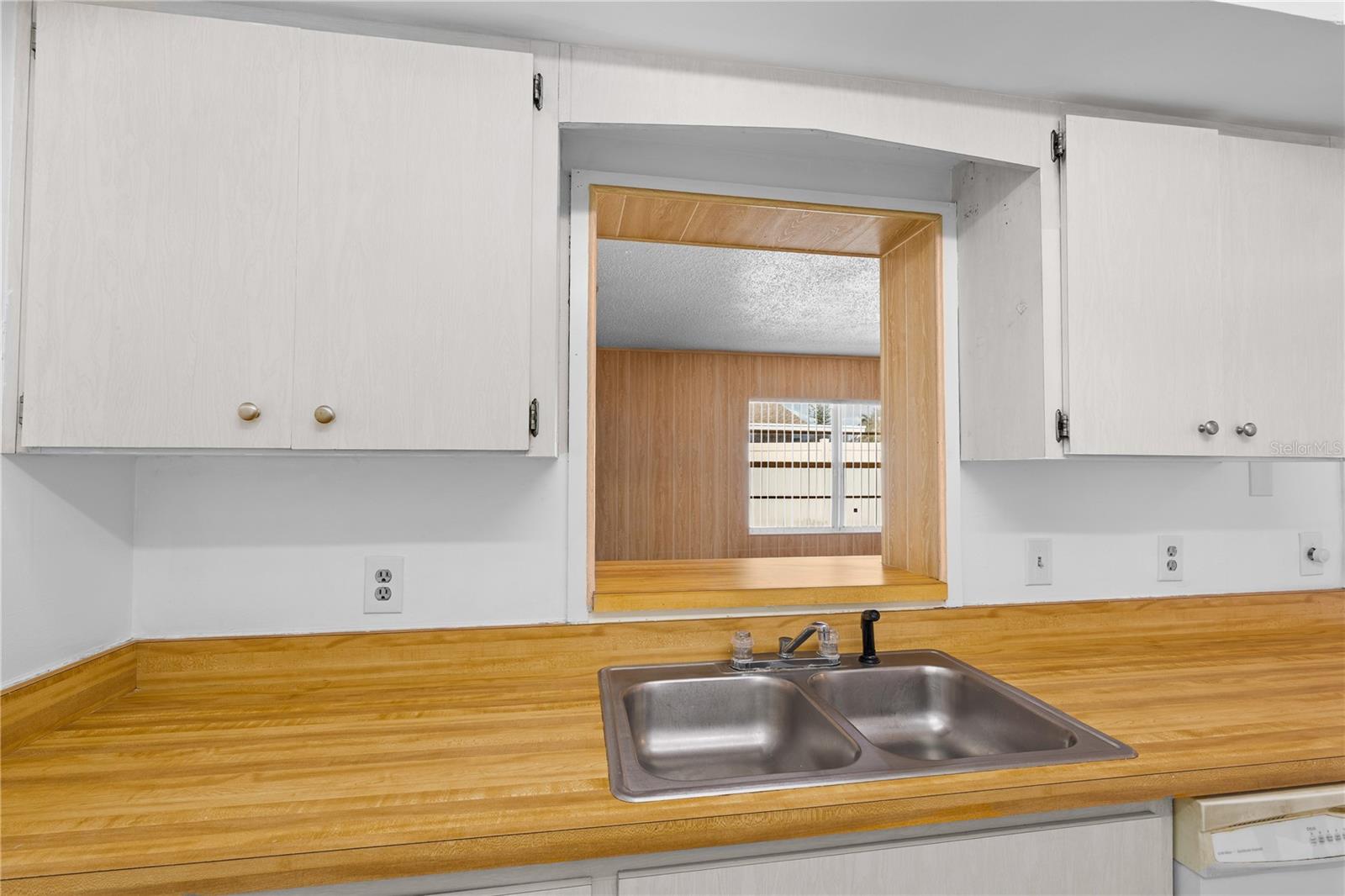 2814 20TH AVENUE DR W