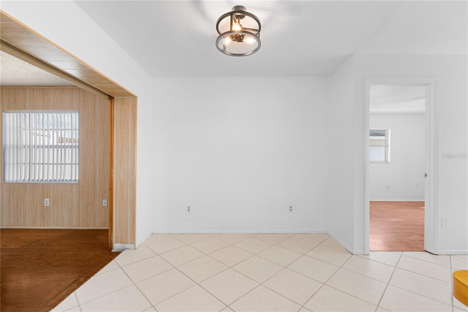 2814 20TH AVENUE DR W