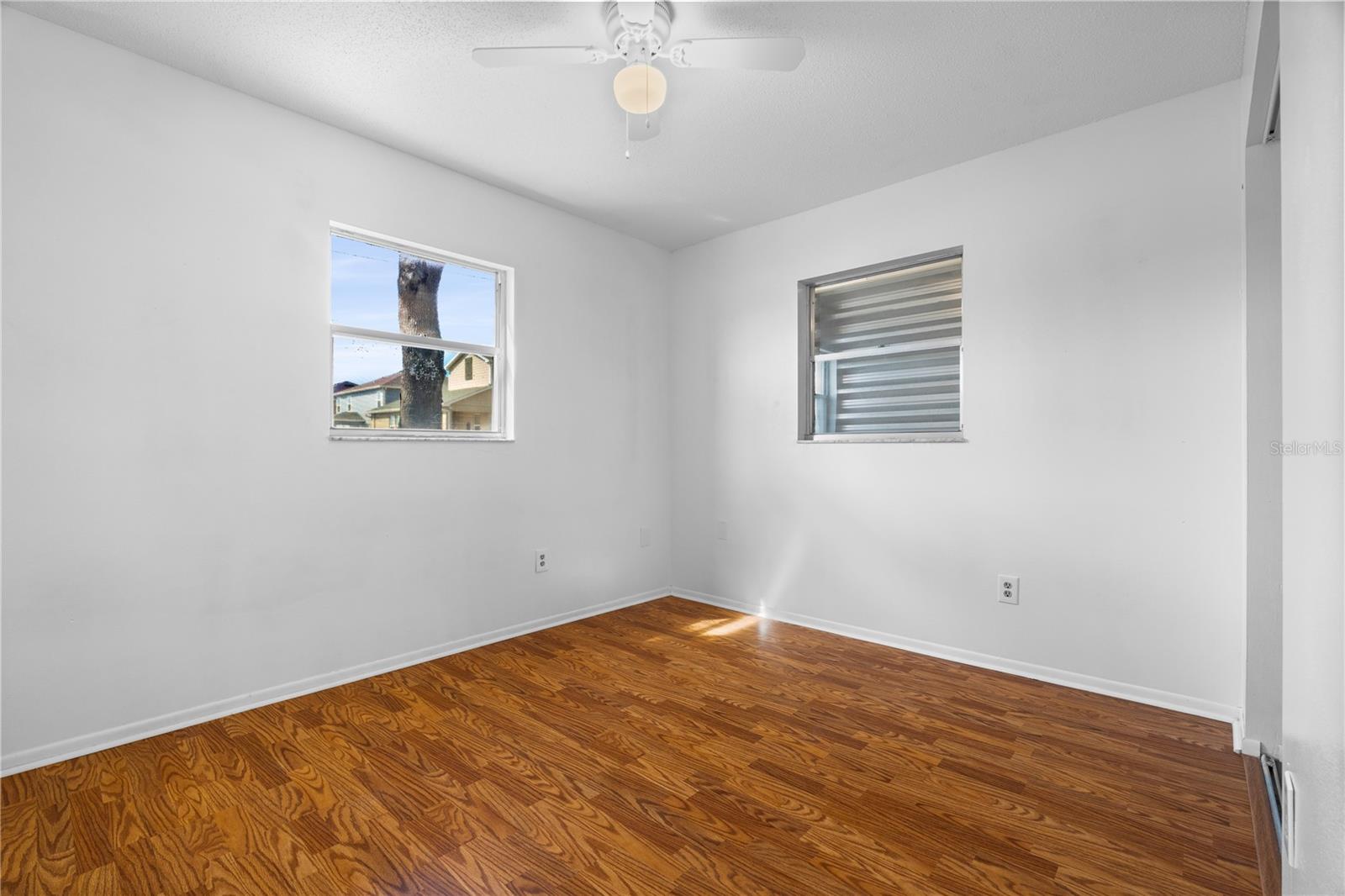 2814 20TH AVENUE DR W