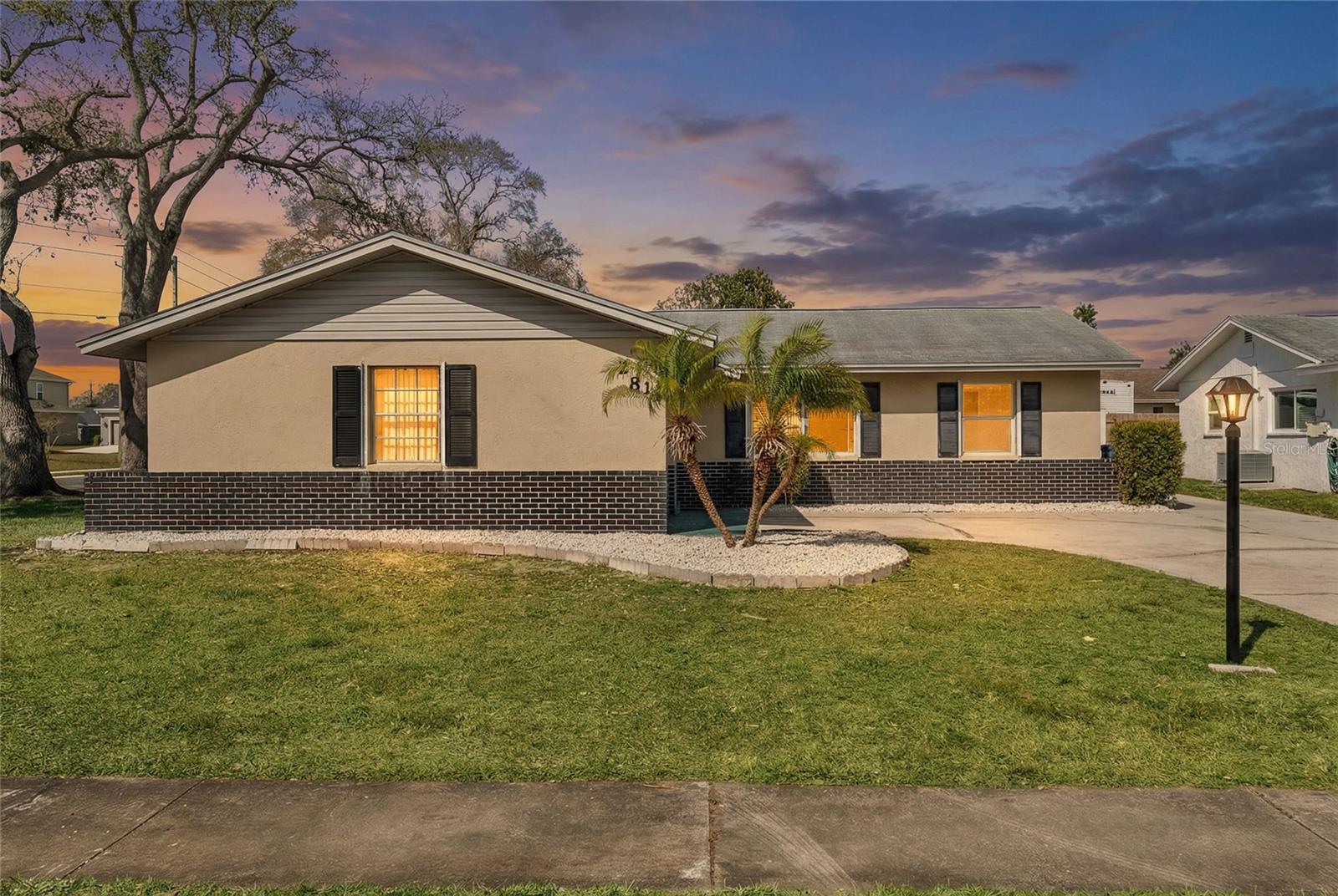 2814 20TH AVENUE DR W