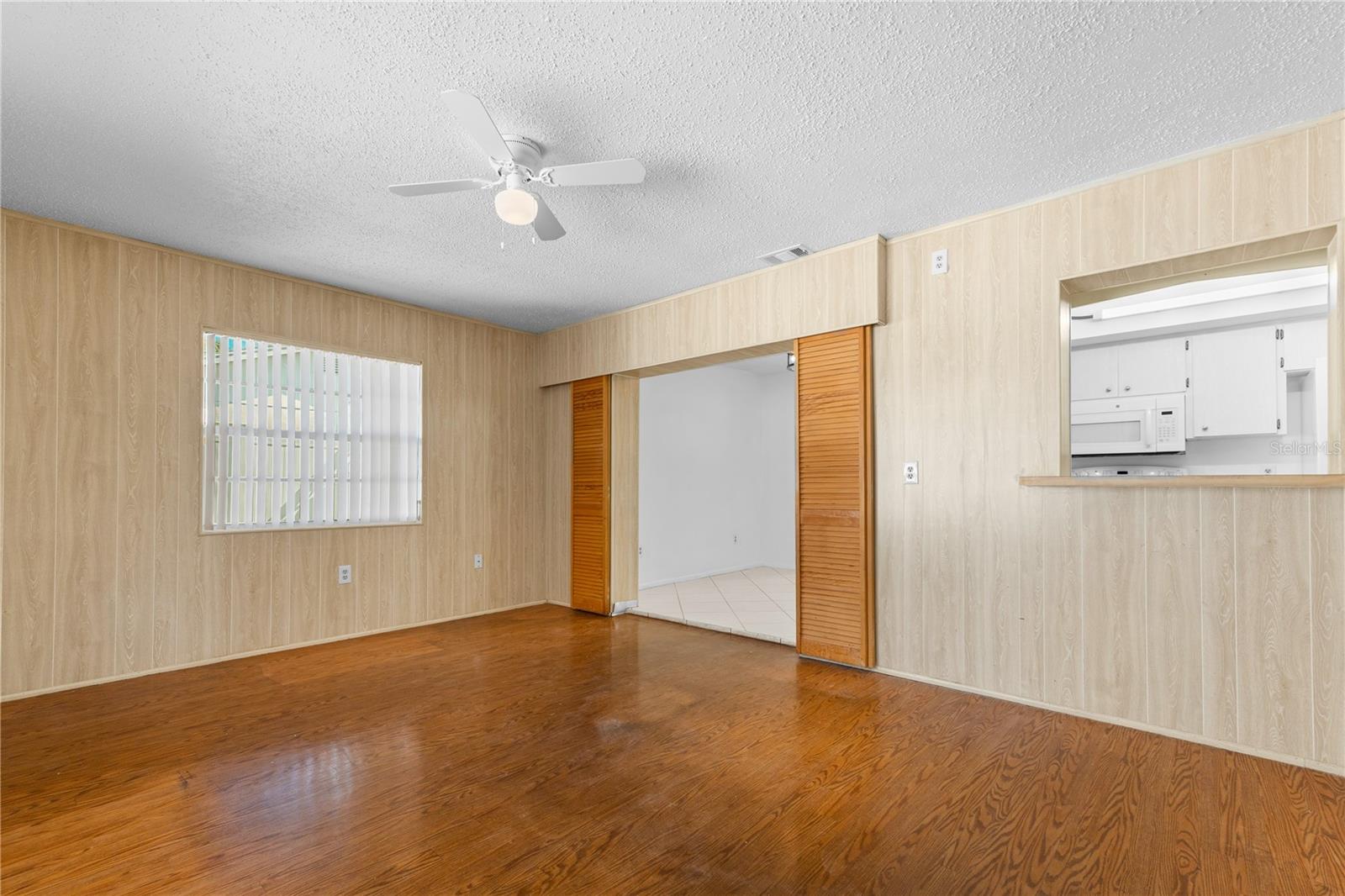 2814 20TH AVENUE DR W