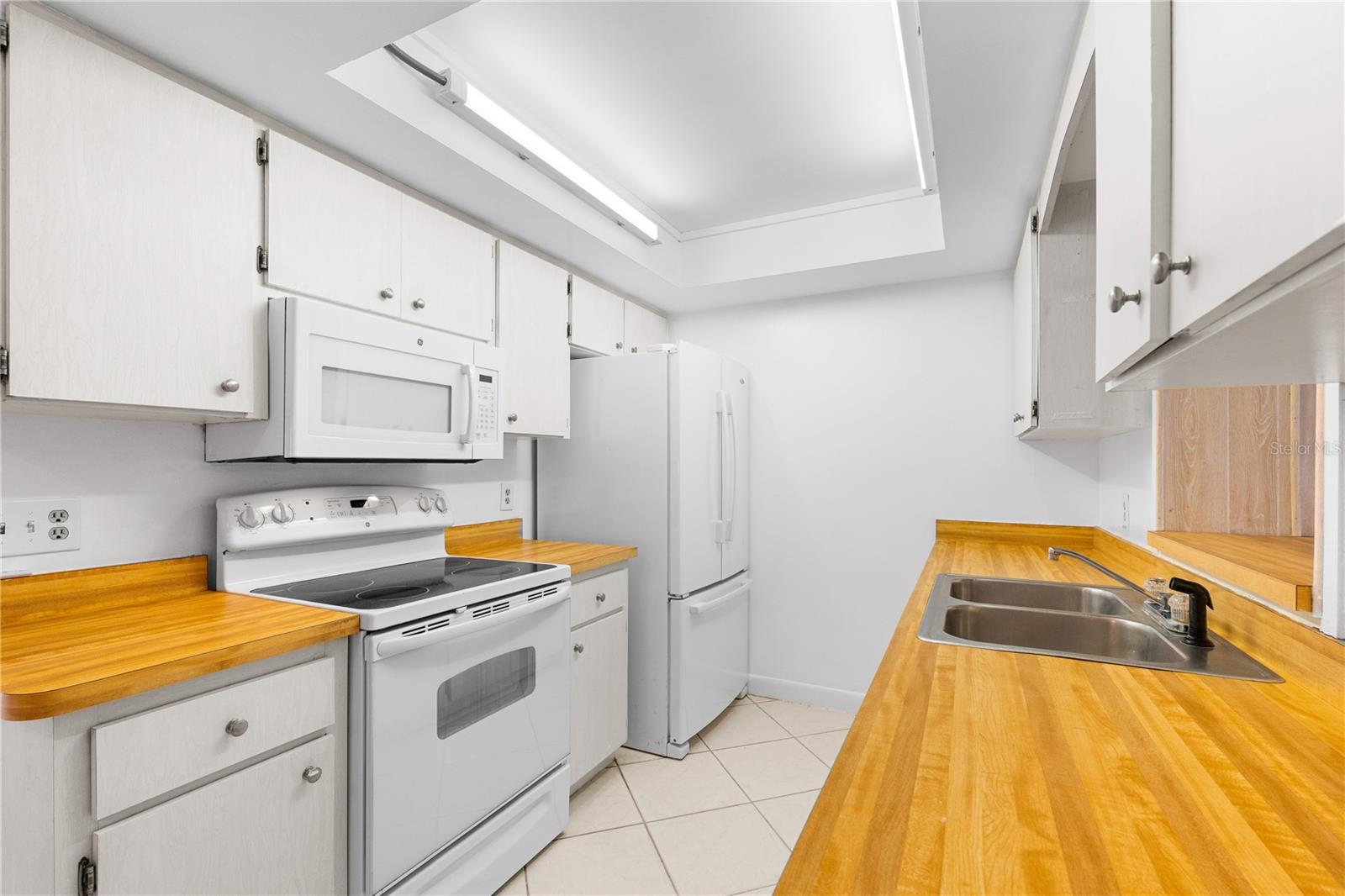 2814 20TH AVENUE DR W