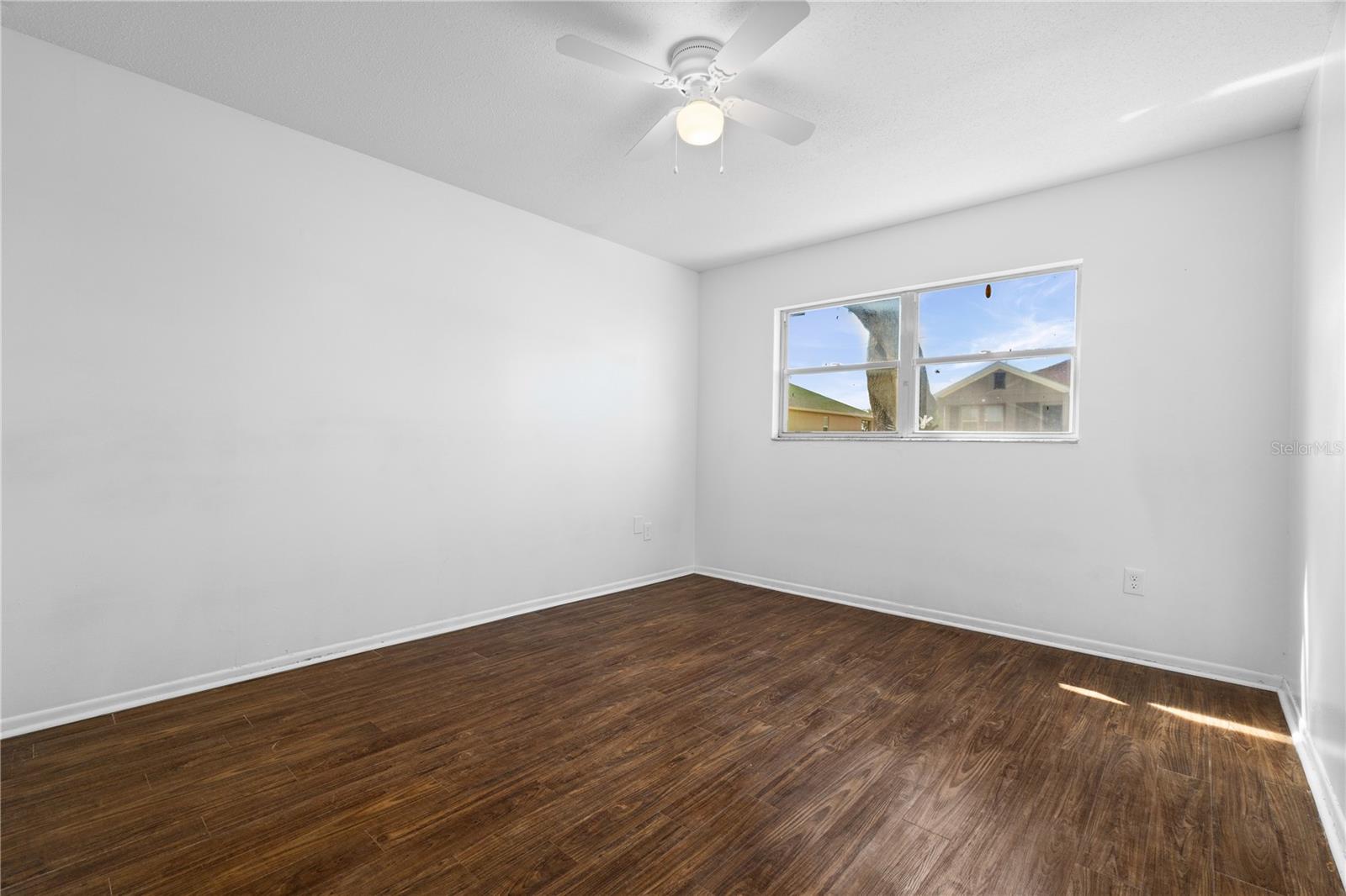 2814 20TH AVENUE DR W