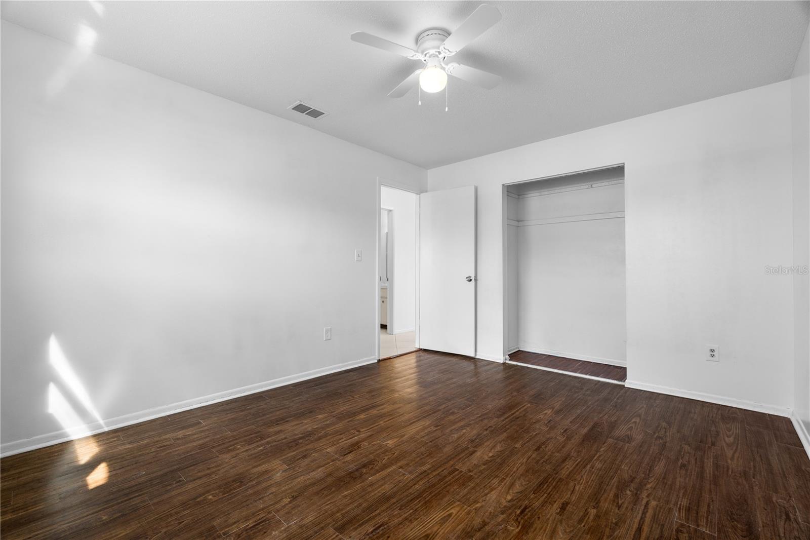 2814 20TH AVENUE DR W