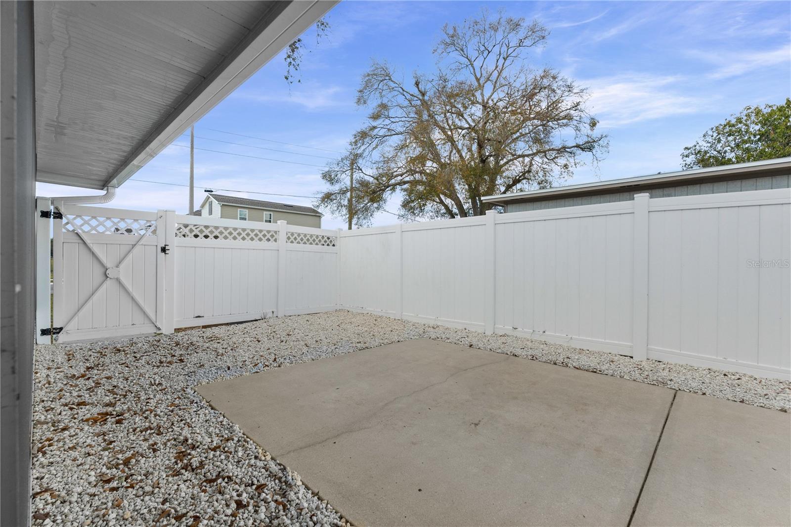 2814 20TH AVENUE DR W