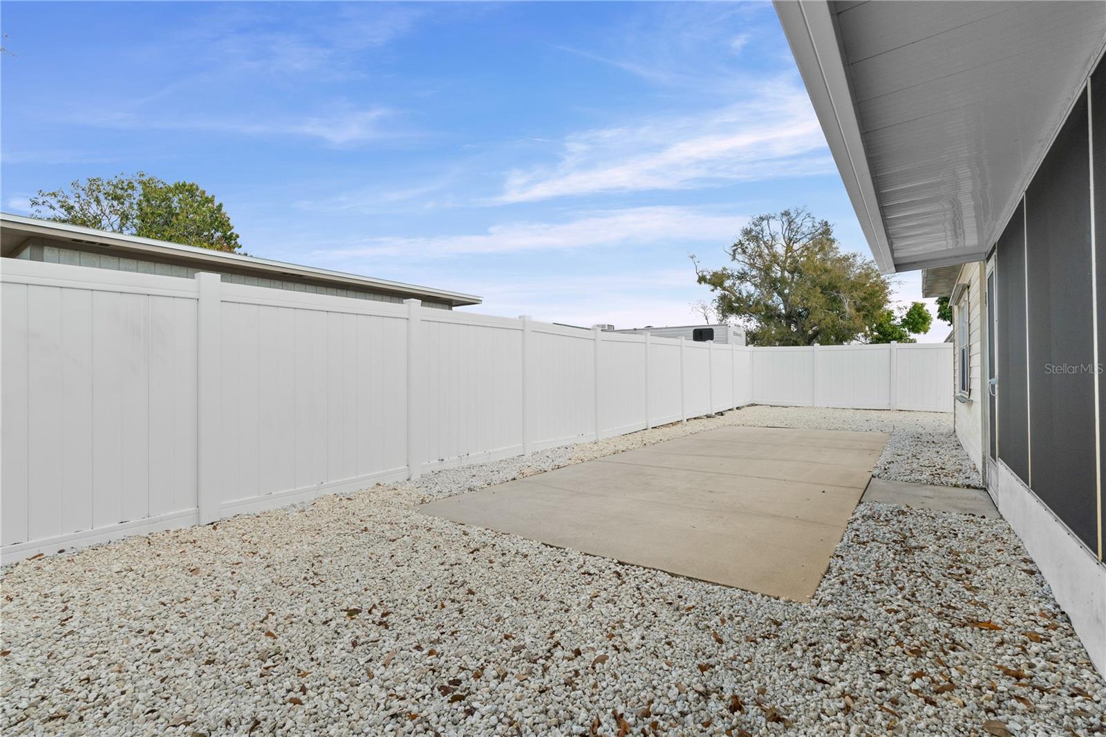 2814 20TH AVENUE DR W