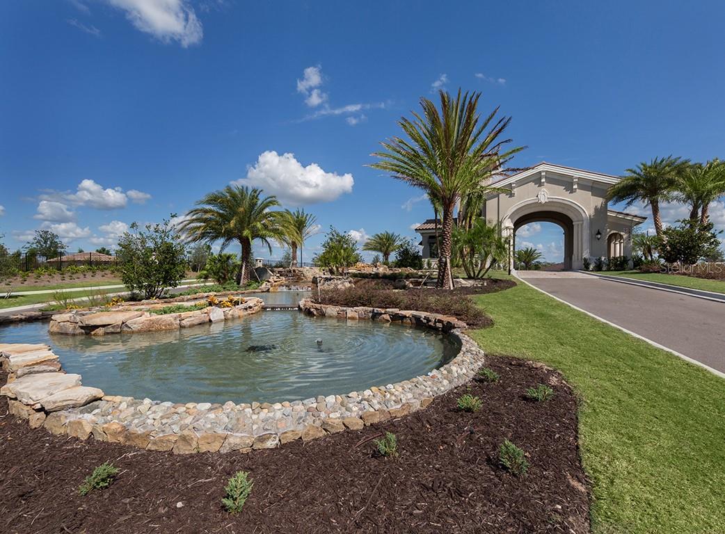5517 PALMER CIR #203