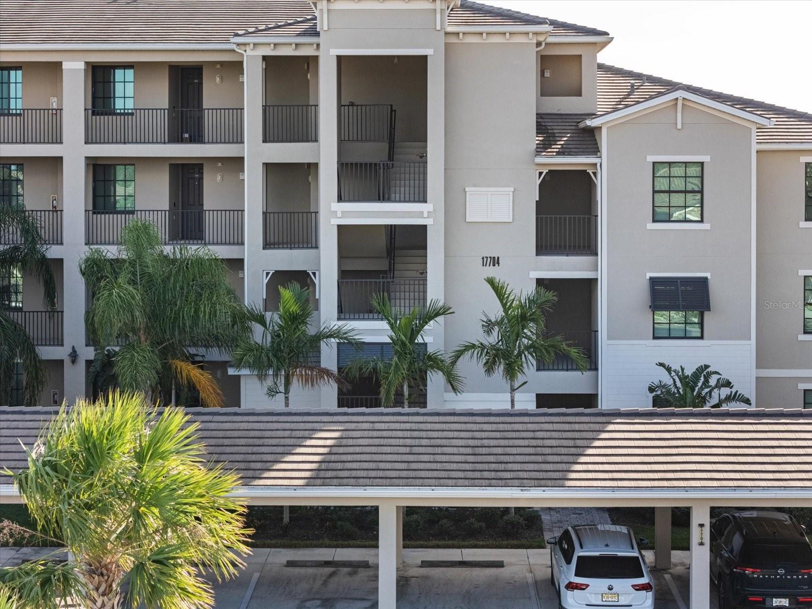 17704 GAWTHROP DR #207