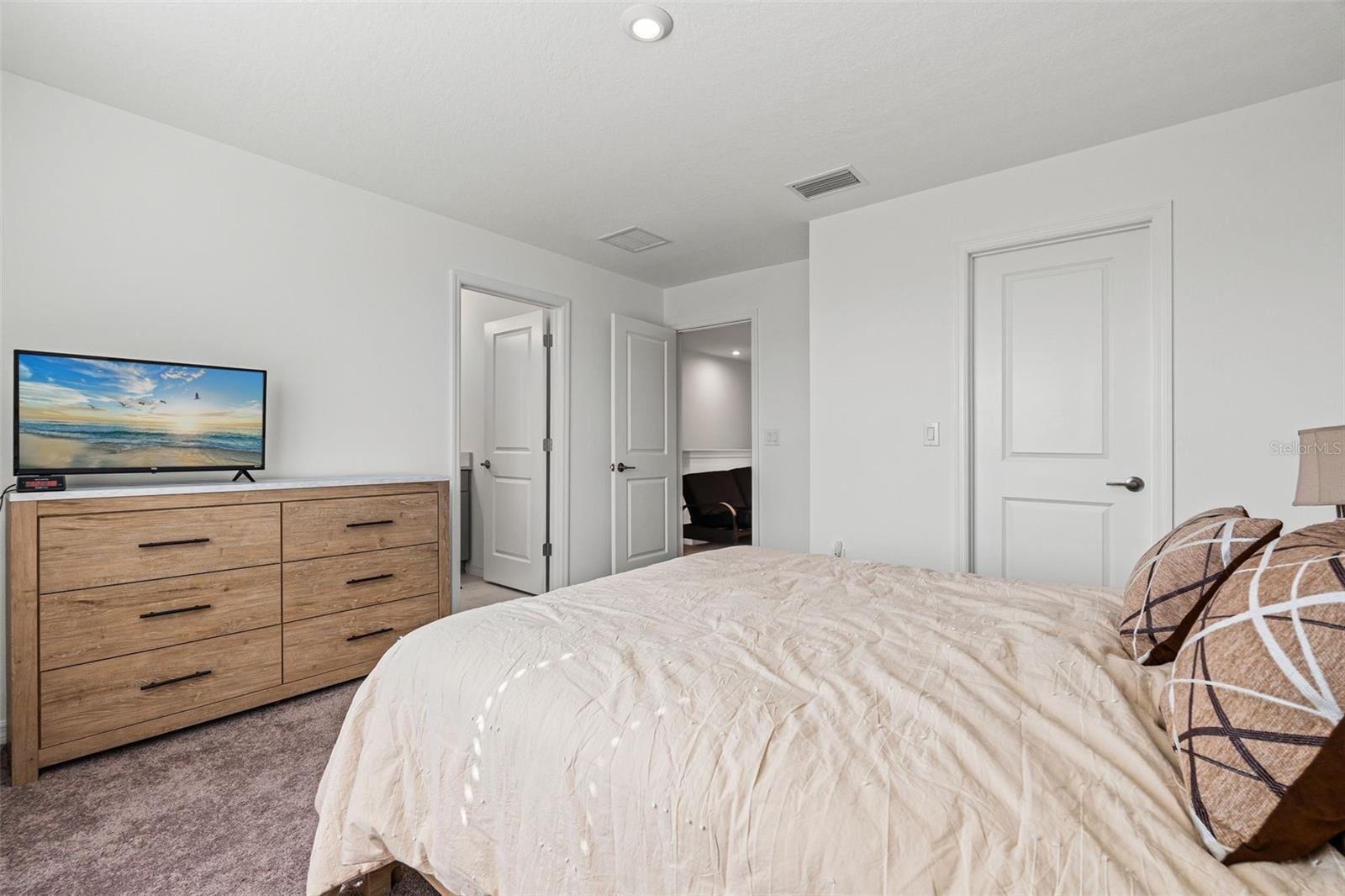 5725 HAVEN TER