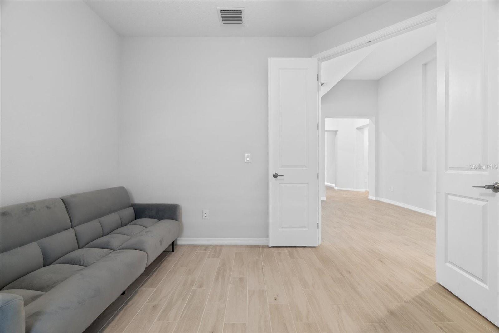 6312 LAURELCREST GLN