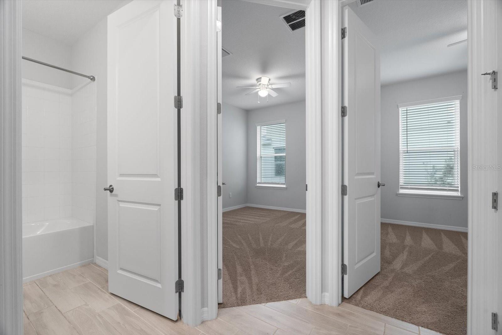 6312 LAURELCREST GLN