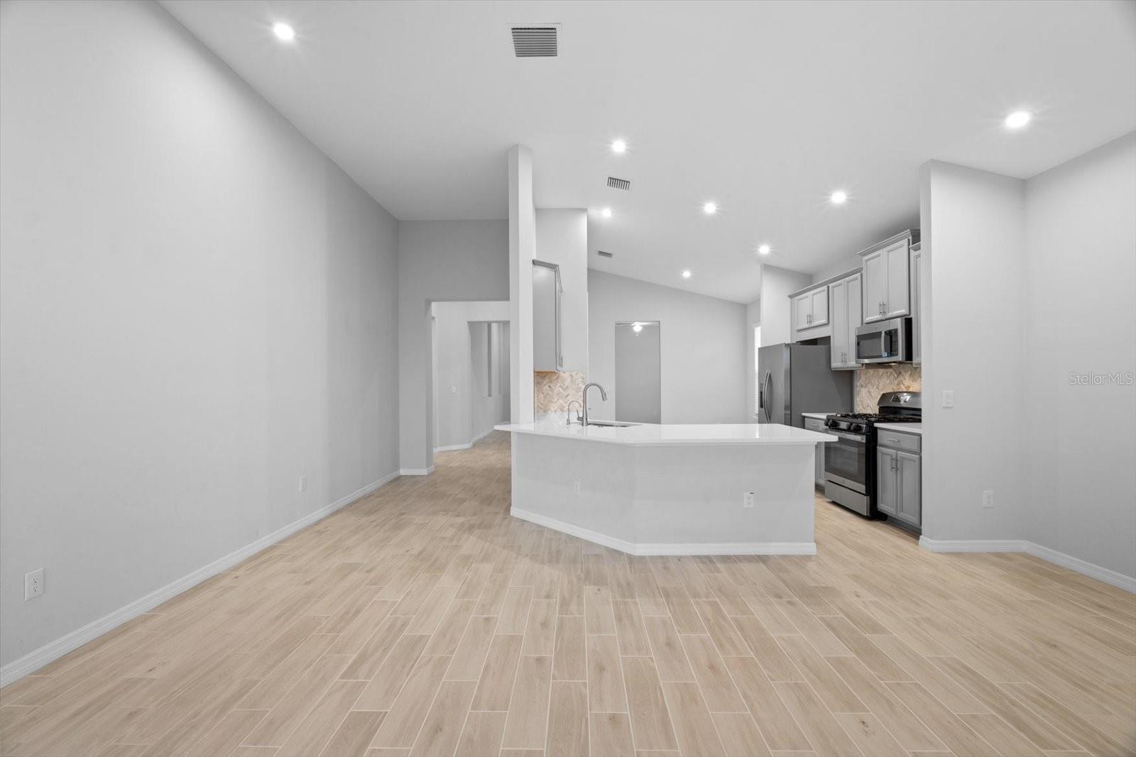 6312 LAURELCREST GLN