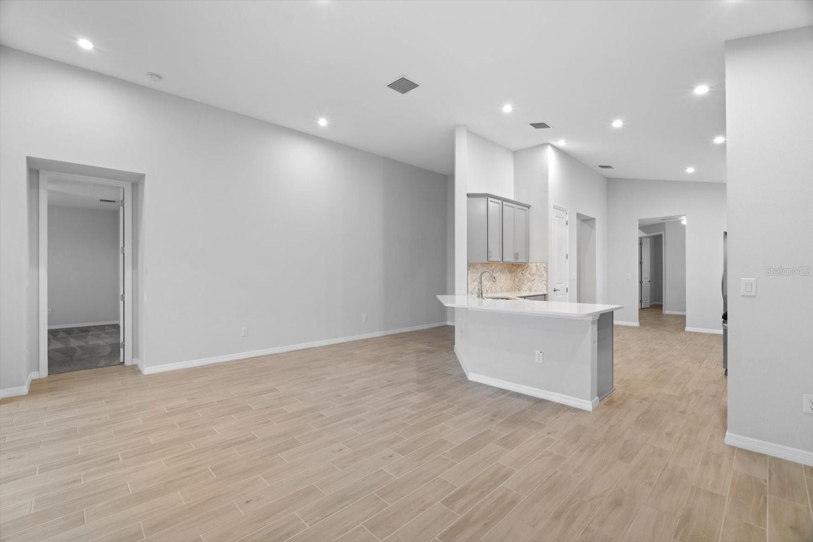 6312 LAURELCREST GLN