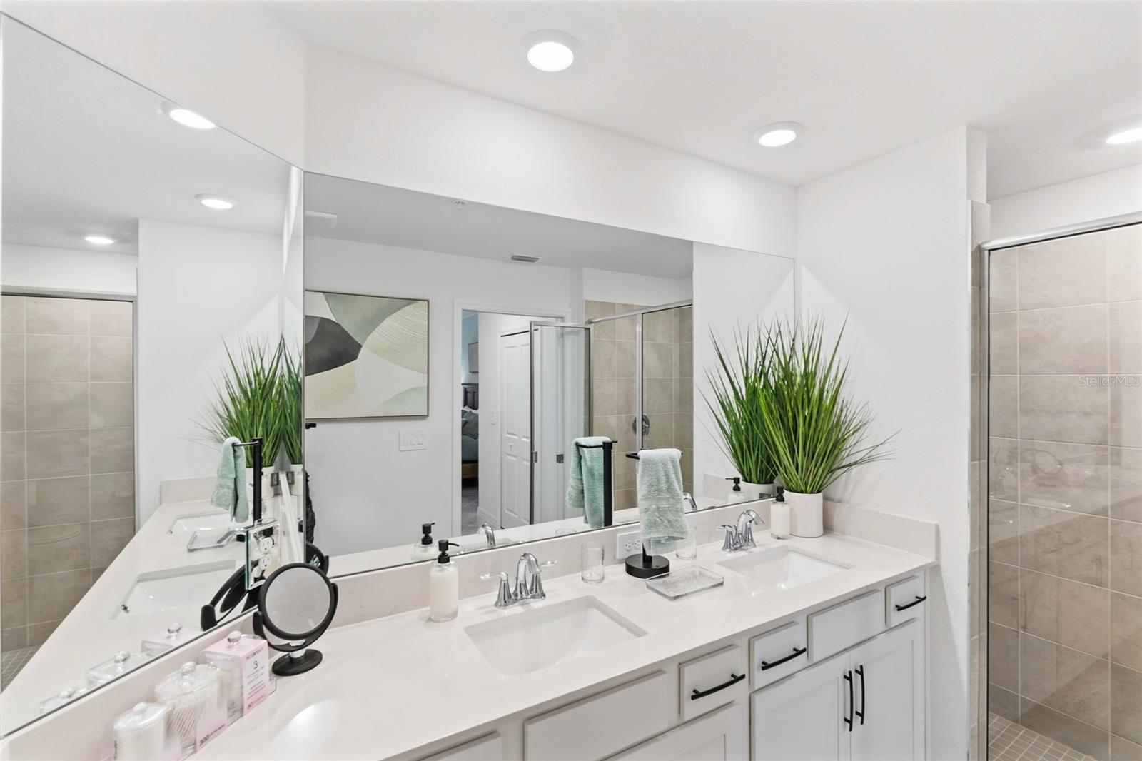 19015 SCALLOP LOOP #106