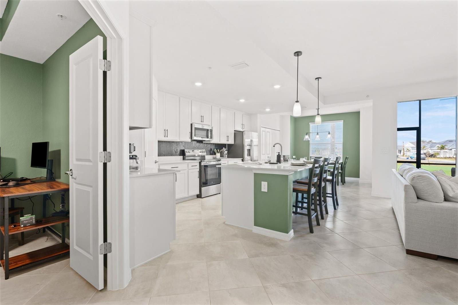 19015 SCALLOP LOOP #106