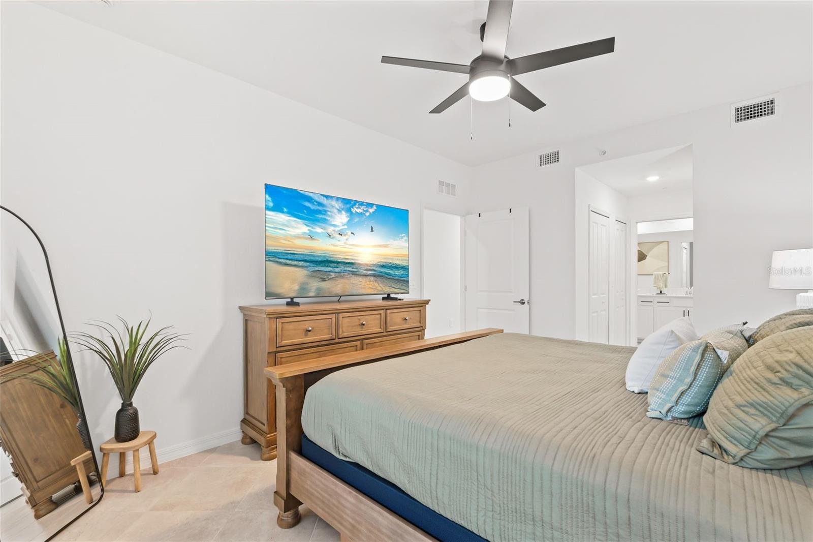 19015 SCALLOP LOOP #106