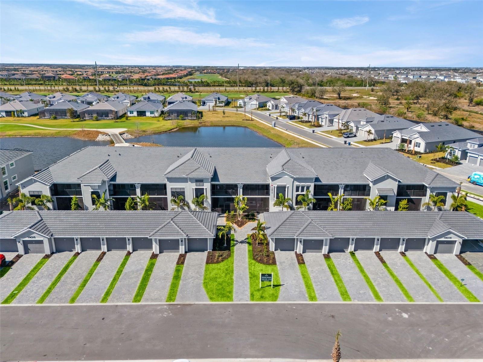 19015 SCALLOP LOOP #106