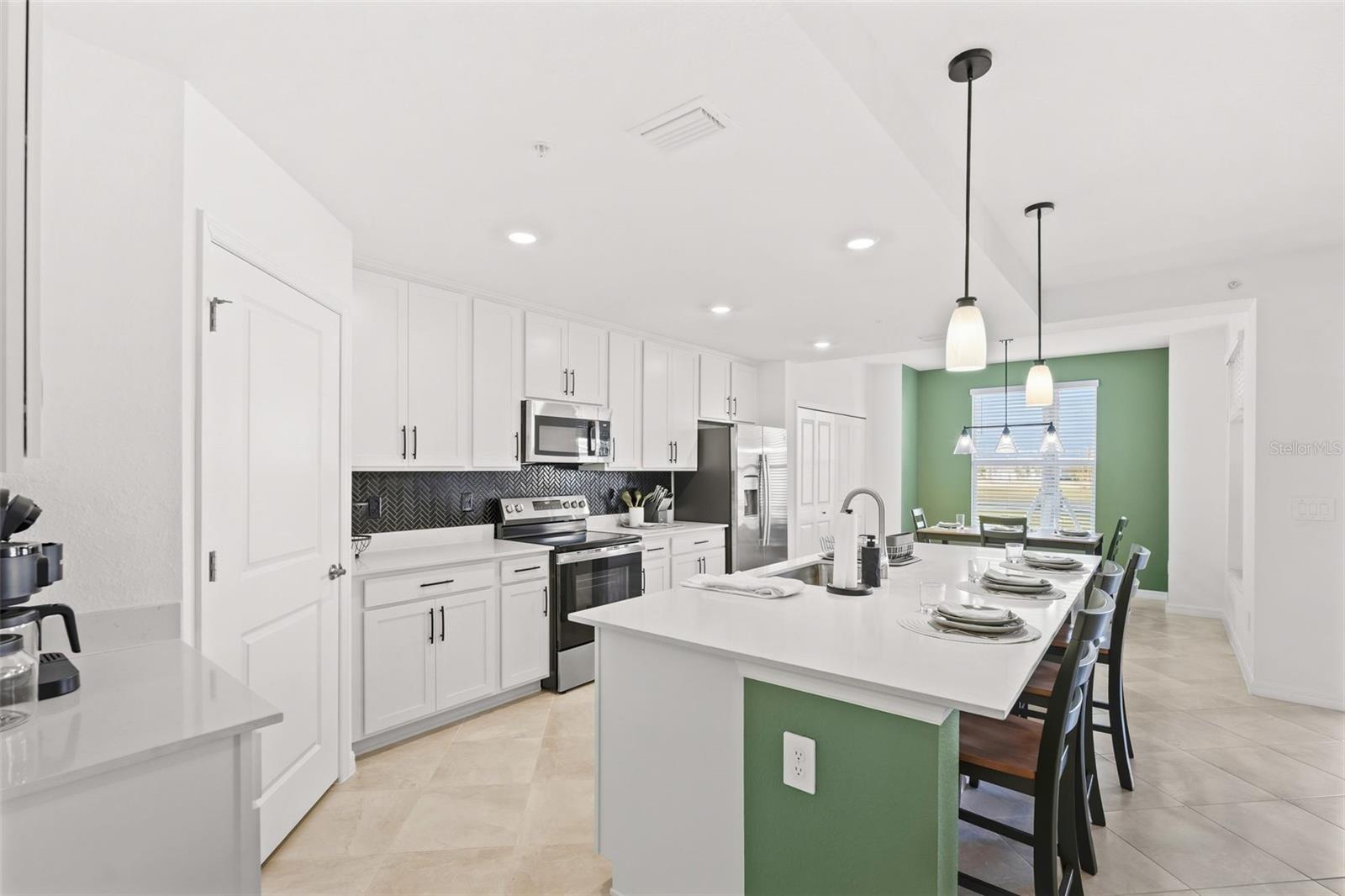 19015 SCALLOP LOOP #106