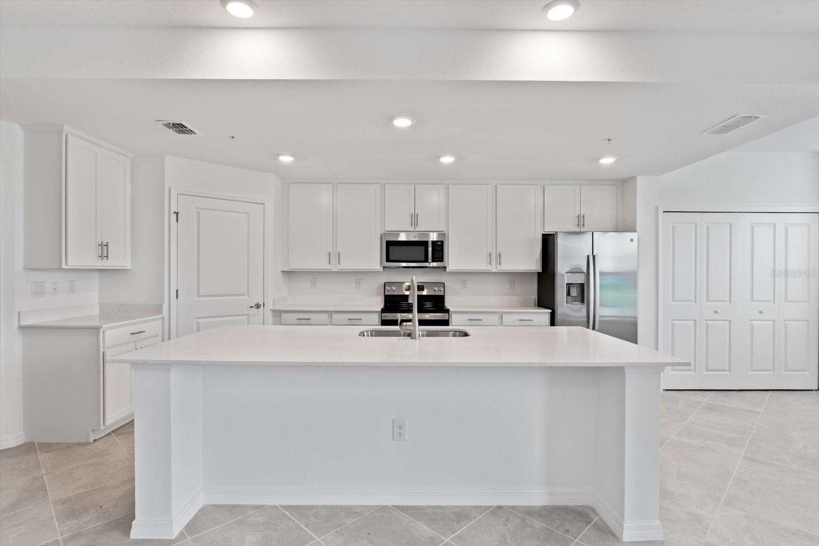 12440 WELLEN GOLF ST #104
