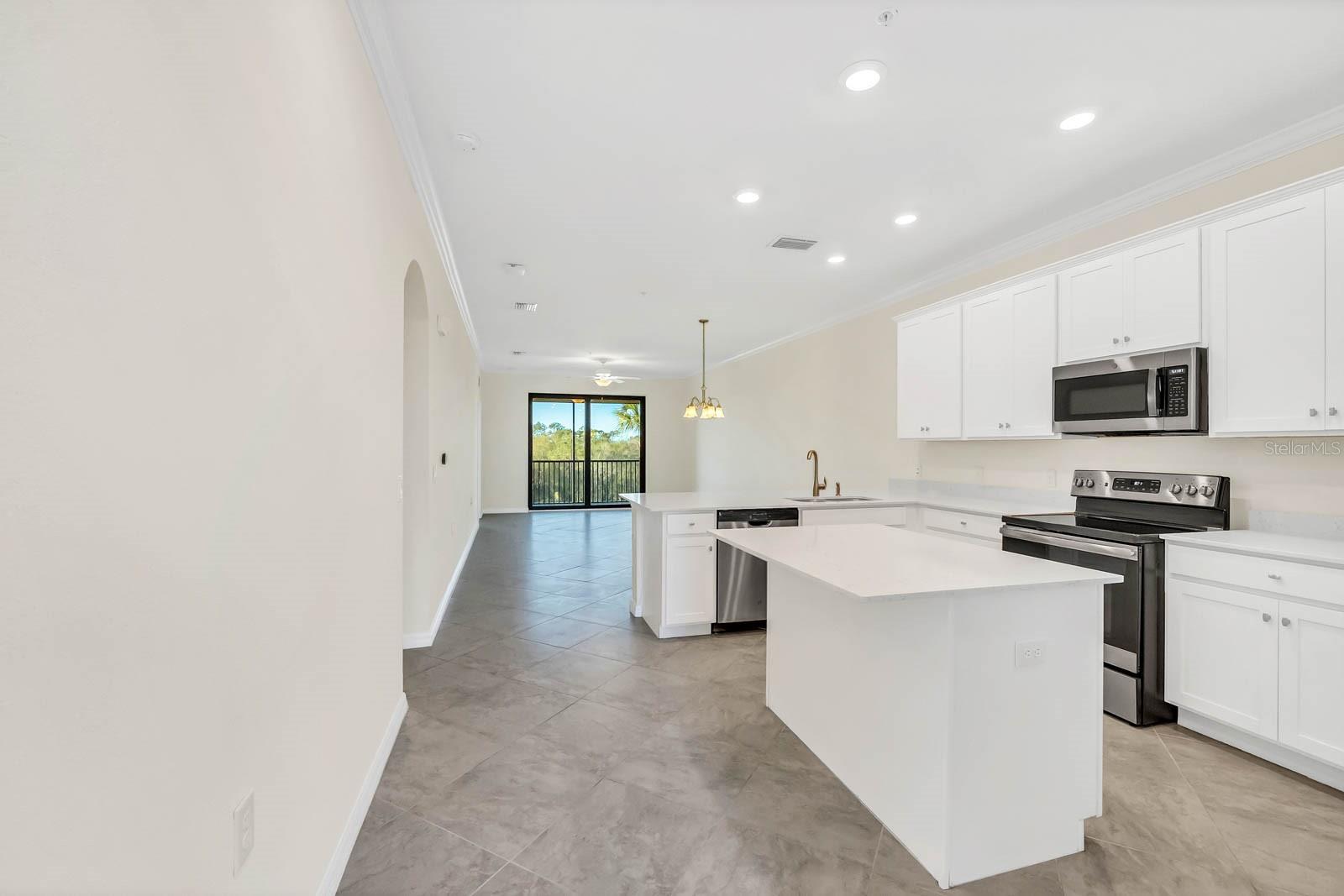 17510 GAWTHROP DR #404