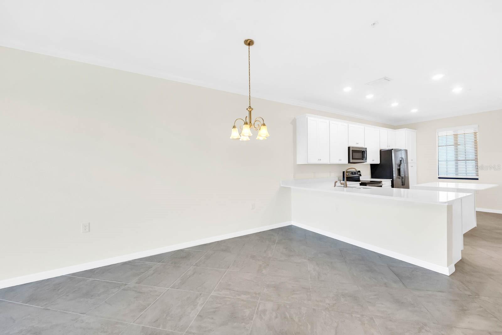 17510 GAWTHROP DR #404