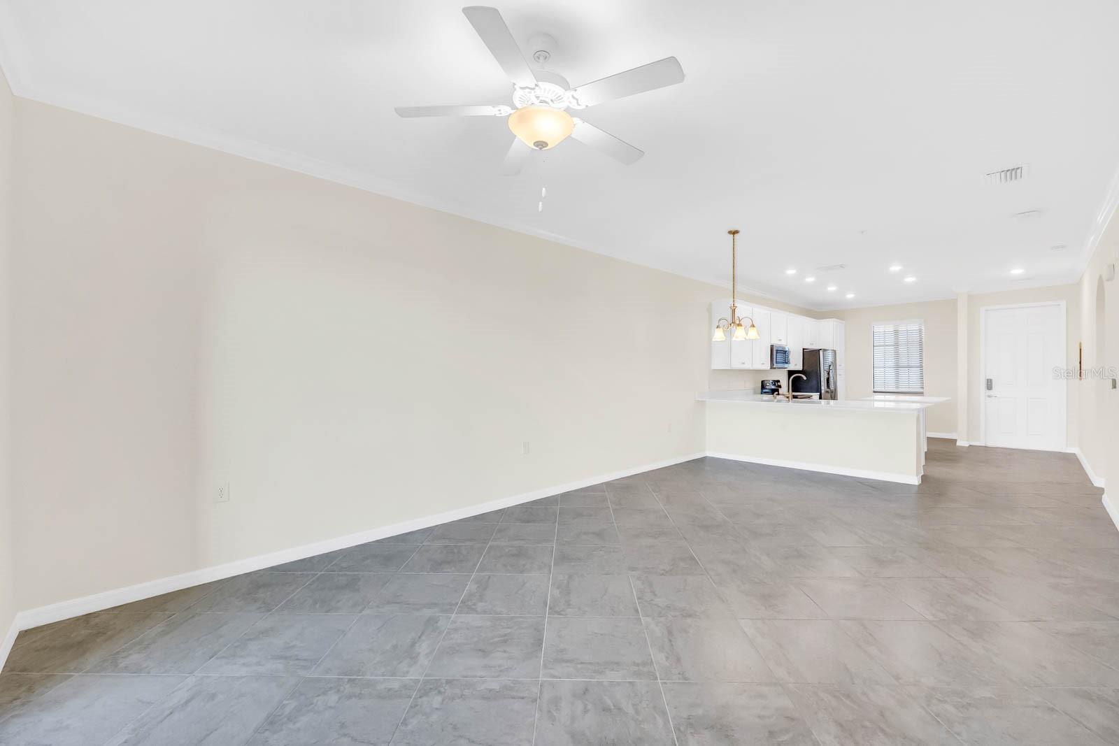 17510 GAWTHROP DR #404