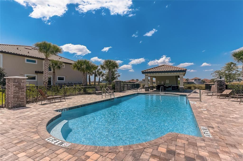 5517 PALMER CIR #203