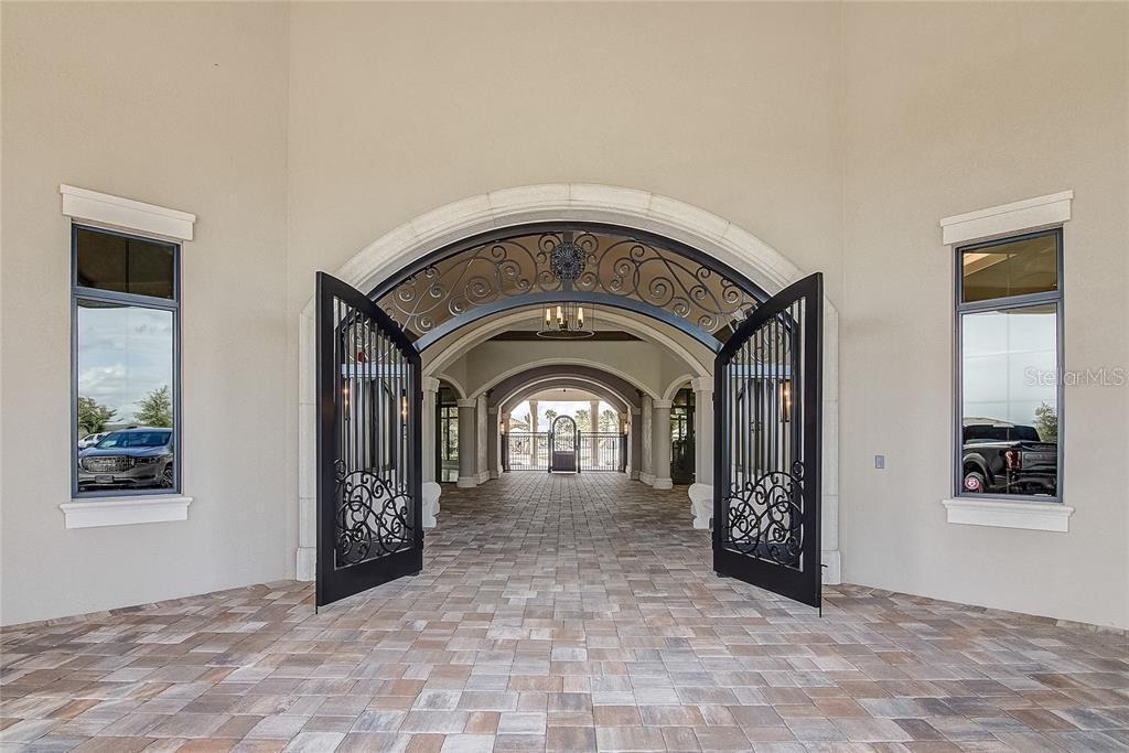 5517 PALMER CIR #203