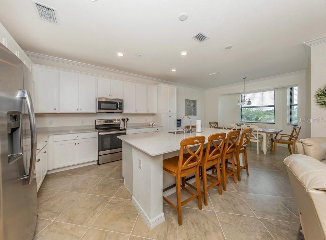 17510 GAWTHROP DR #406