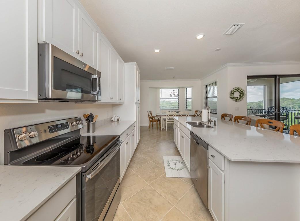 17510 GAWTHROP DR #406