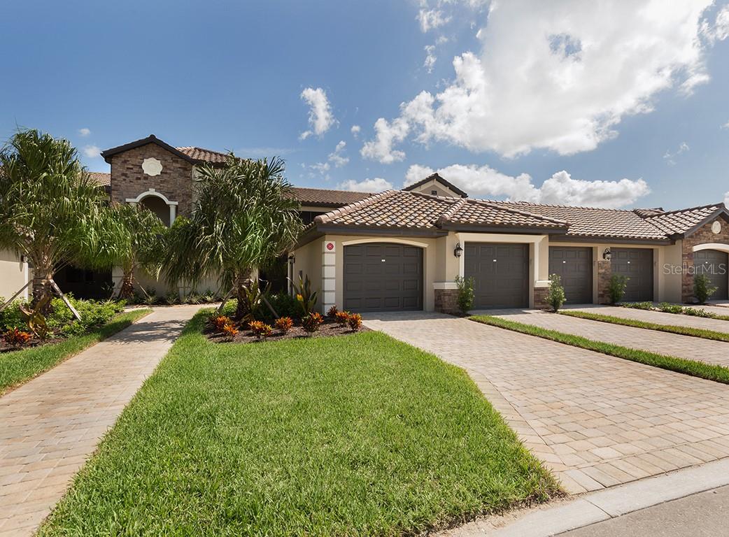 5528 PALMER CIR #105