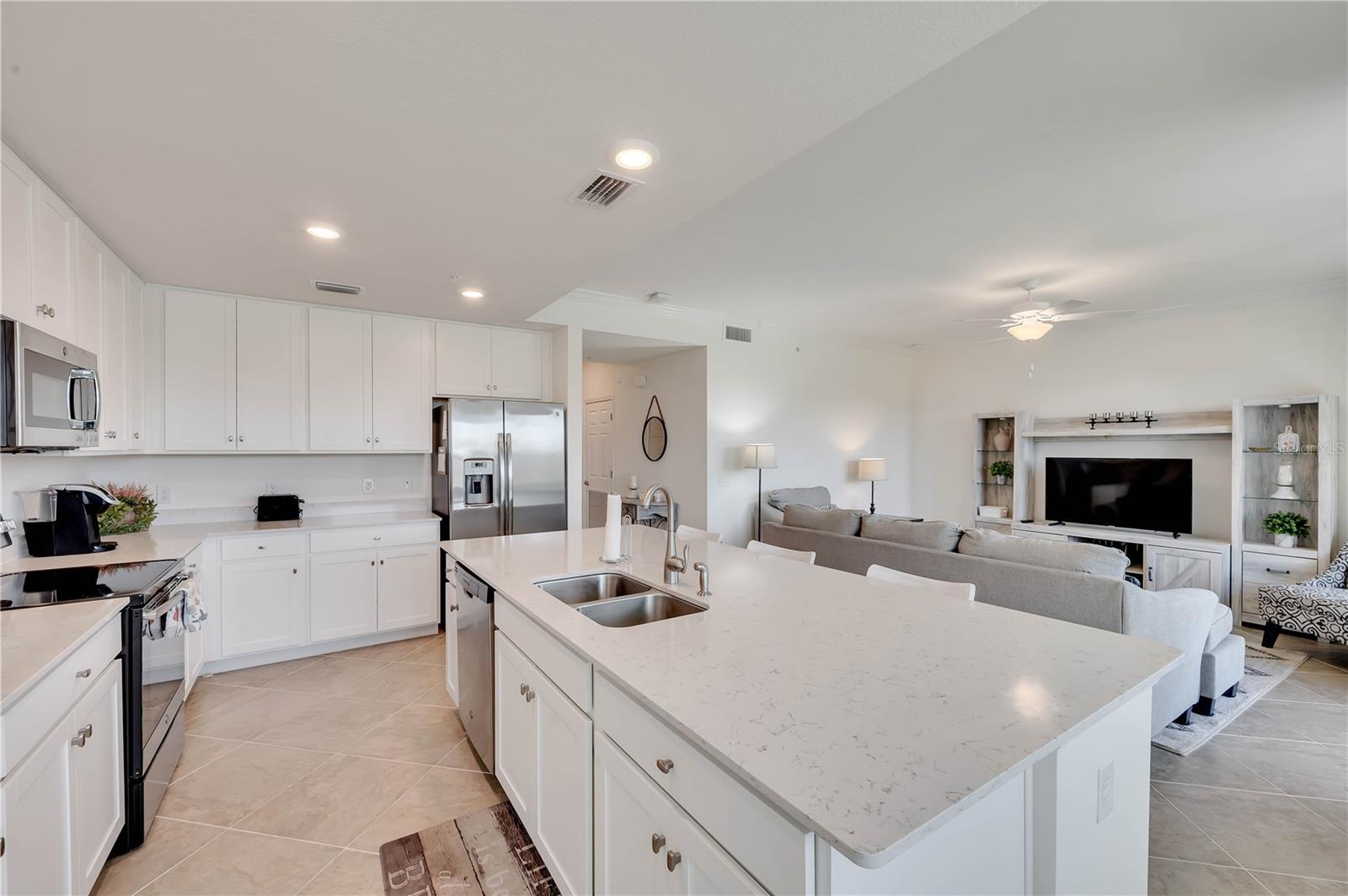 17510 GAWTHROP DR #203