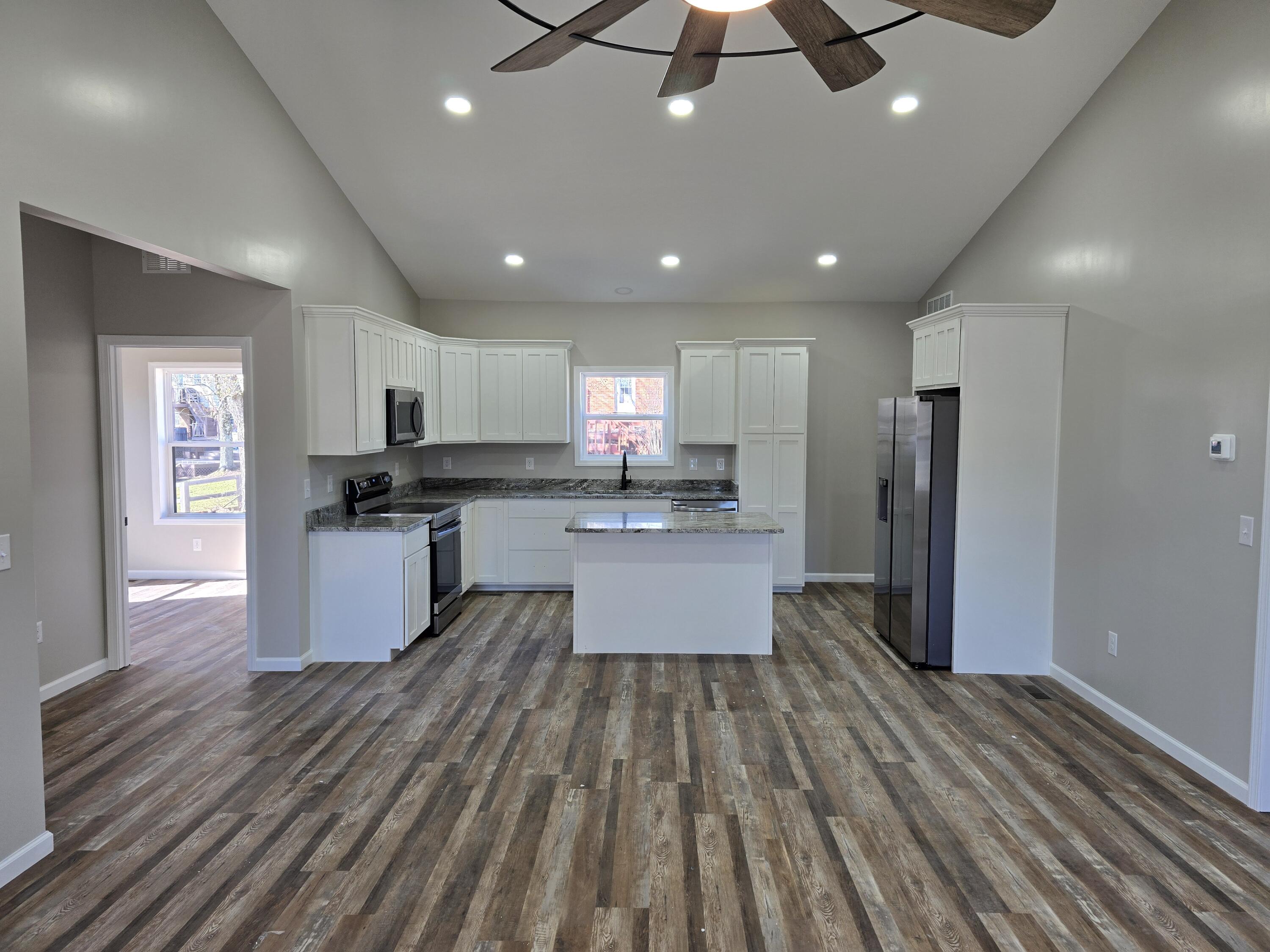 1591 East Alonquin Drive