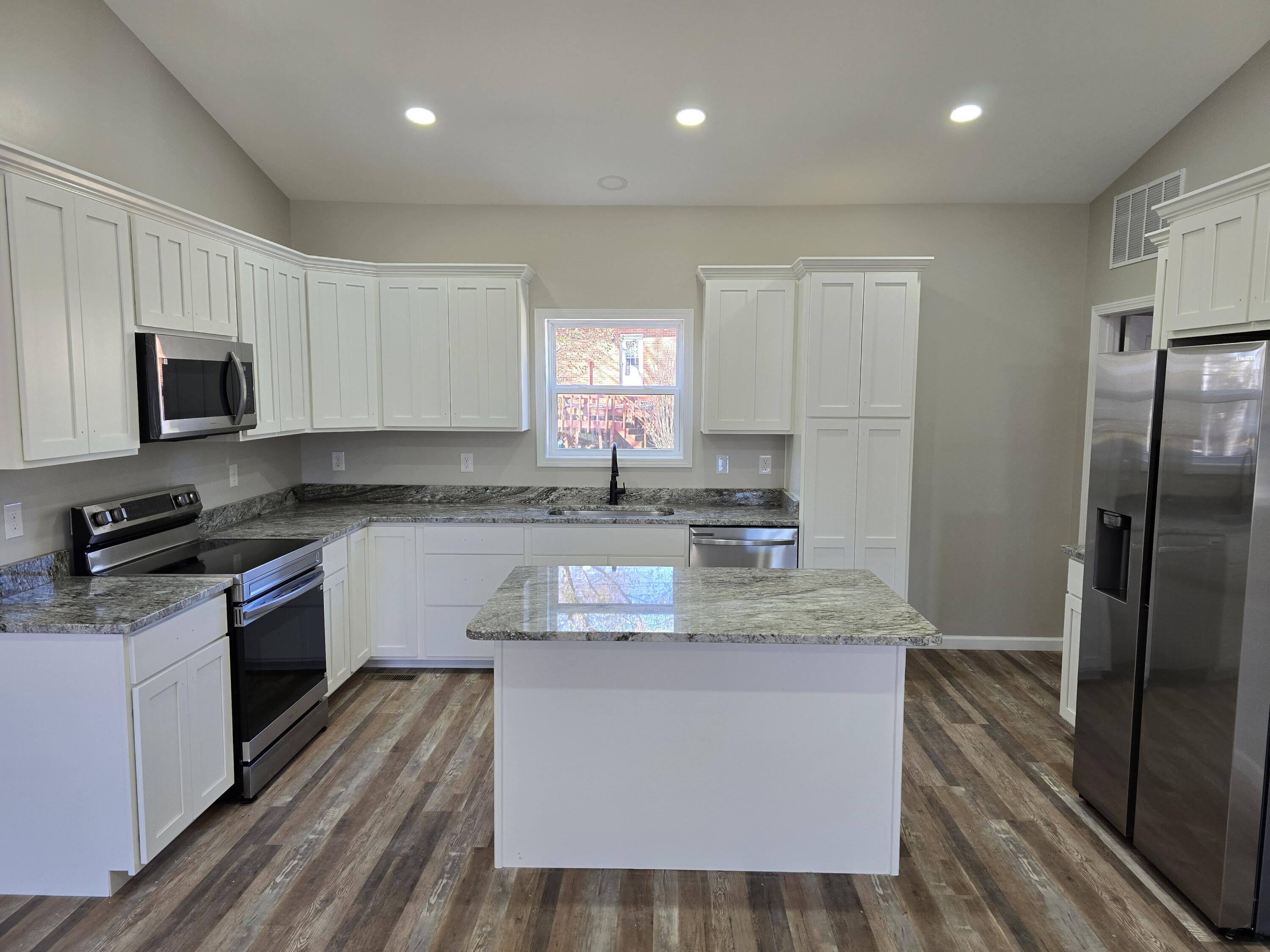 1591 East Alonquin Drive