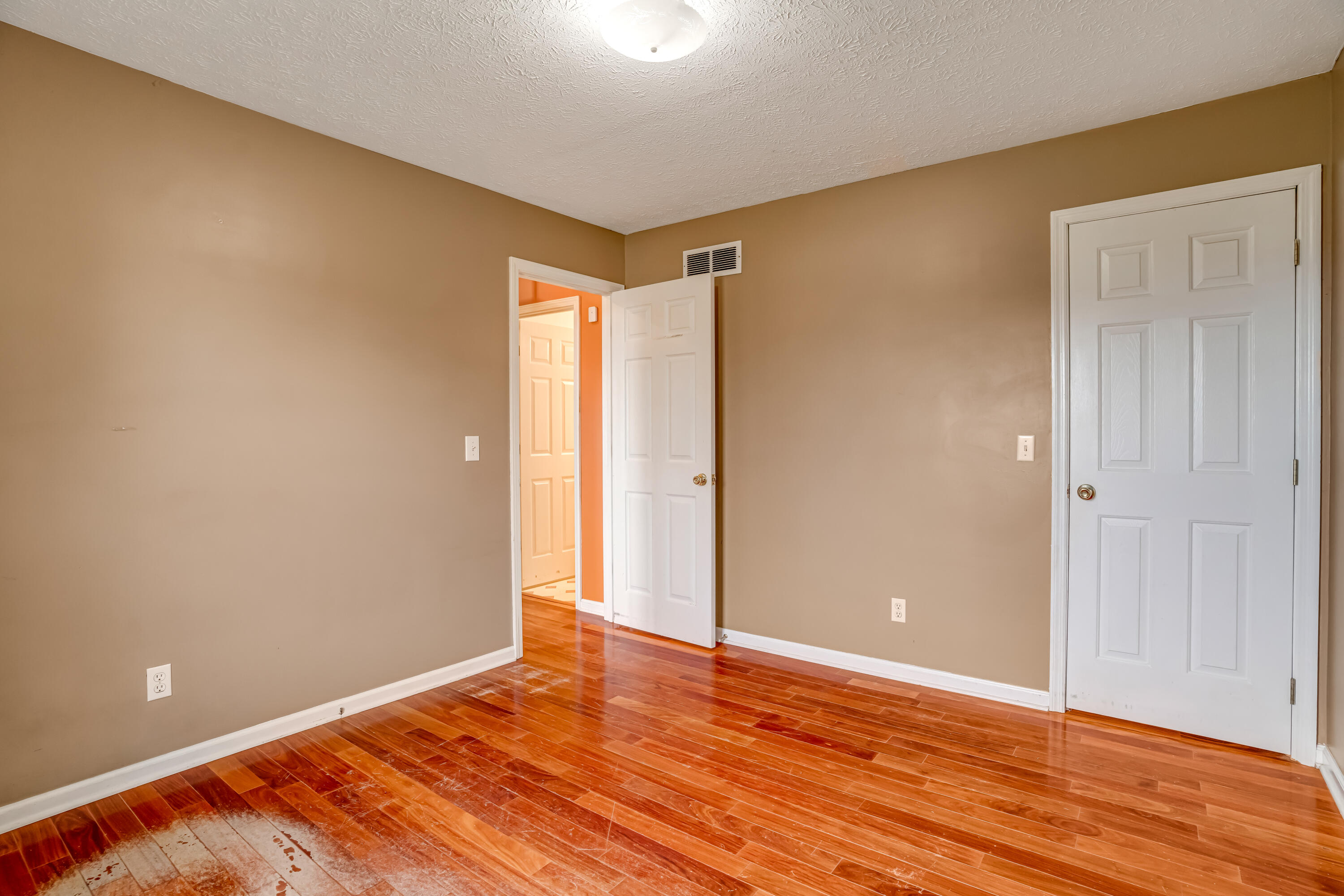 1378 Bonnie Blue Loop