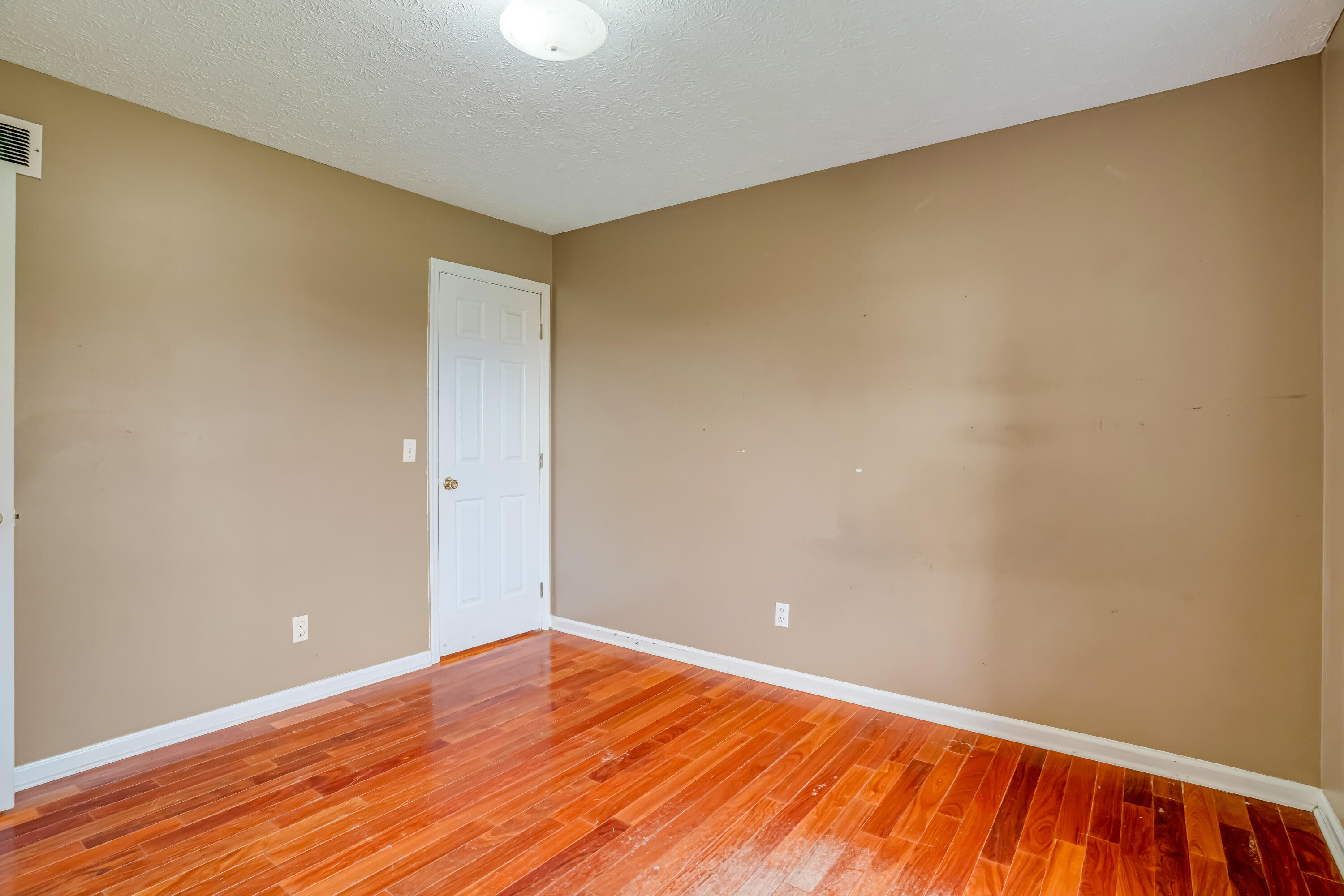 1378 Bonnie Blue Loop
