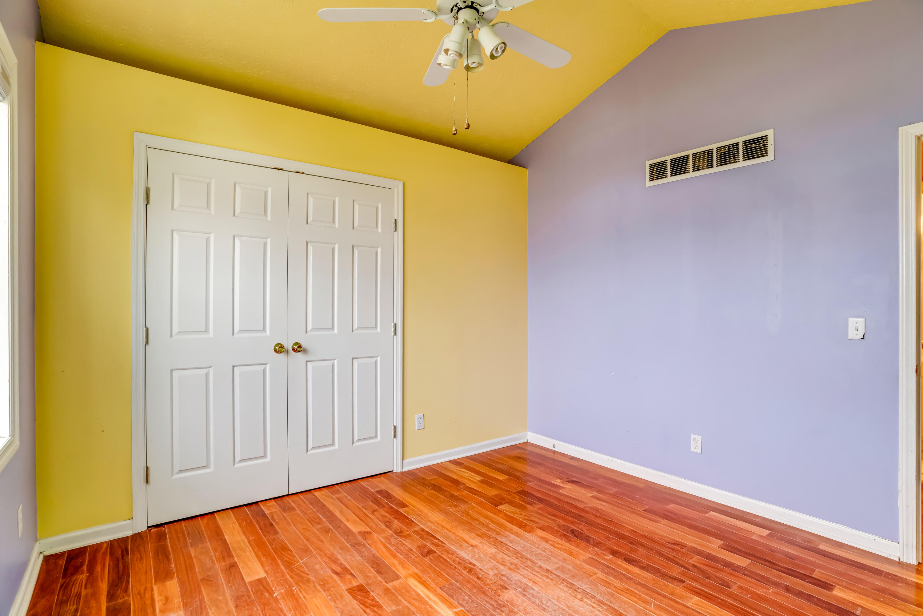 1378 Bonnie Blue Loop