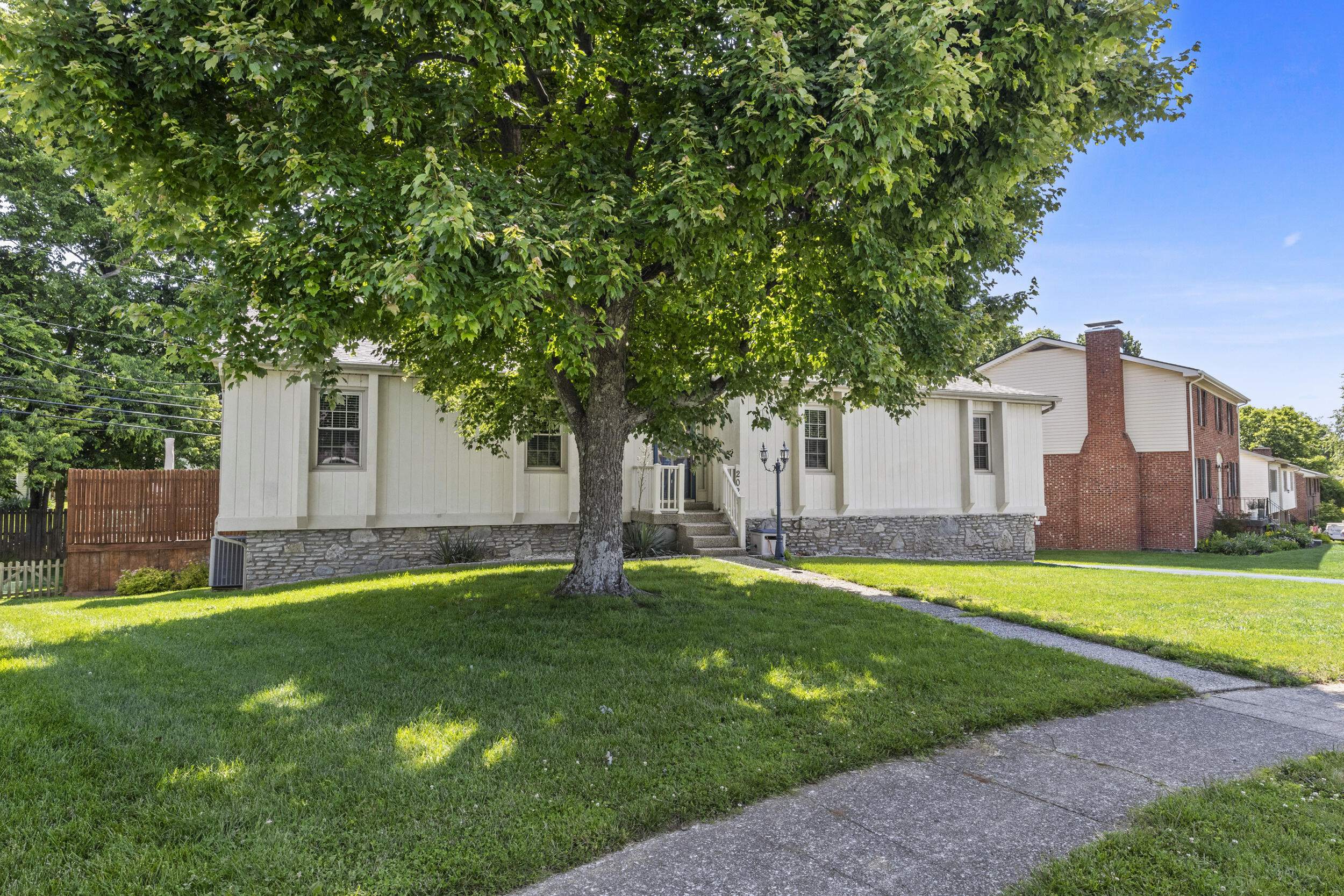 2025 Summerhayes Court