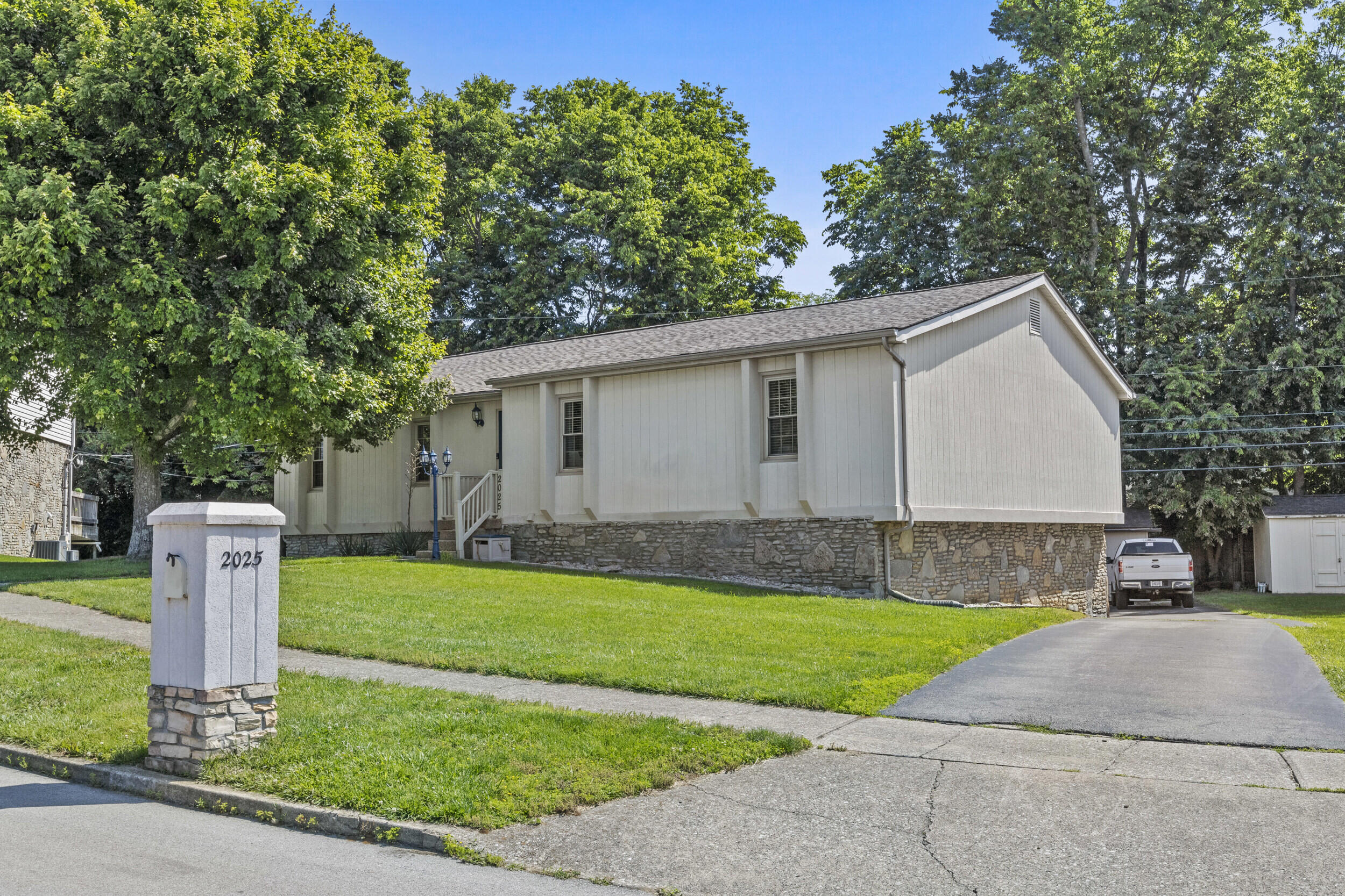 2025 Summerhayes Court