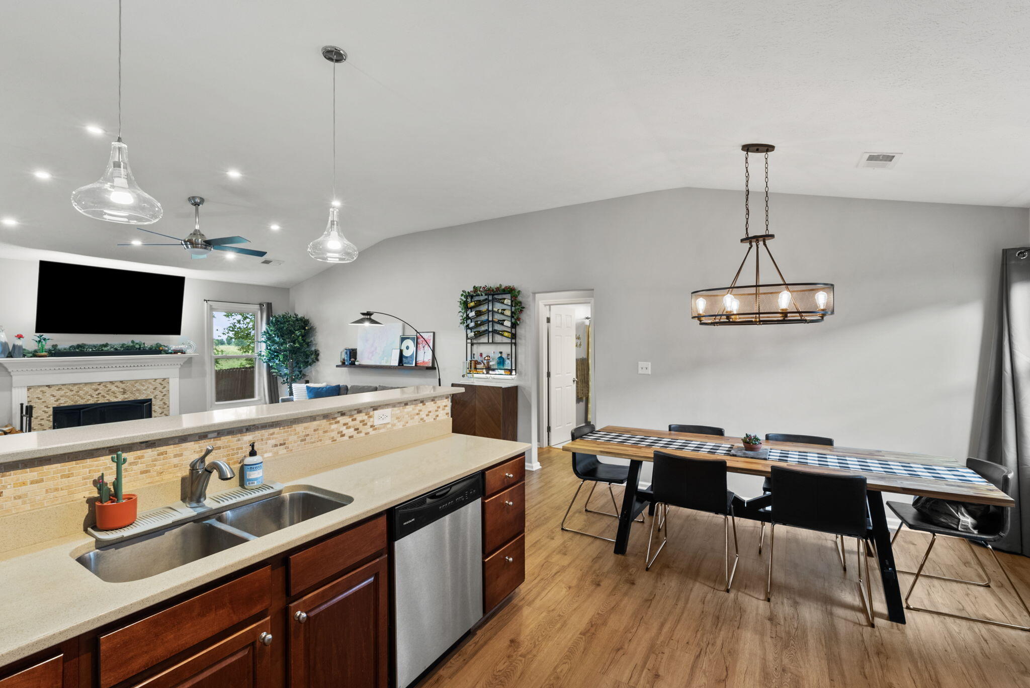 2988 Masters View Road