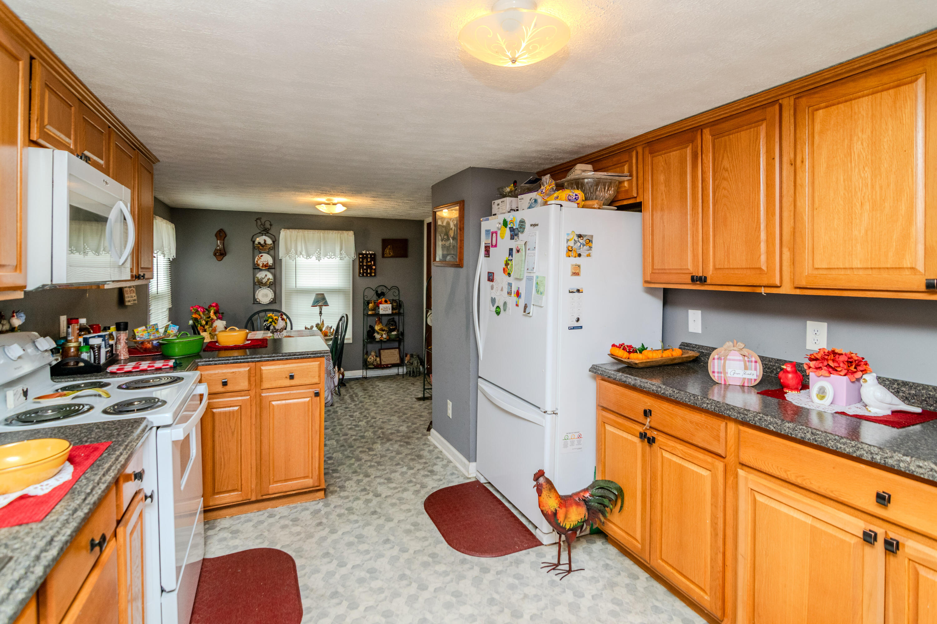 936 Perry Pike