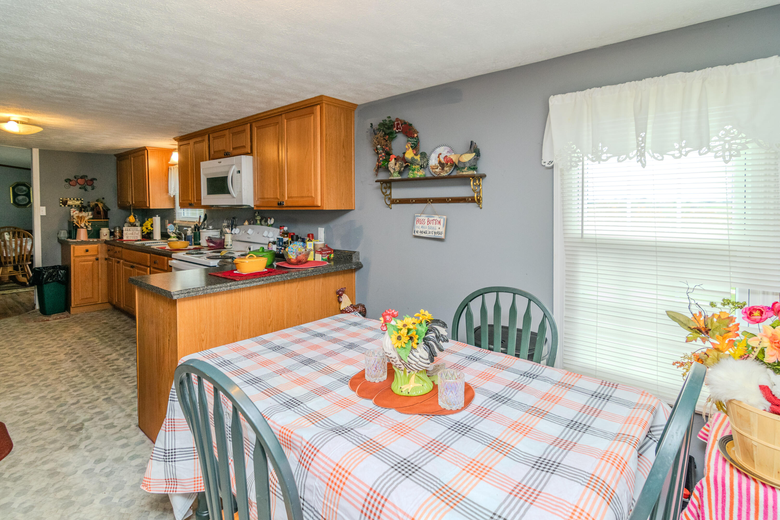 936 Perry Pike