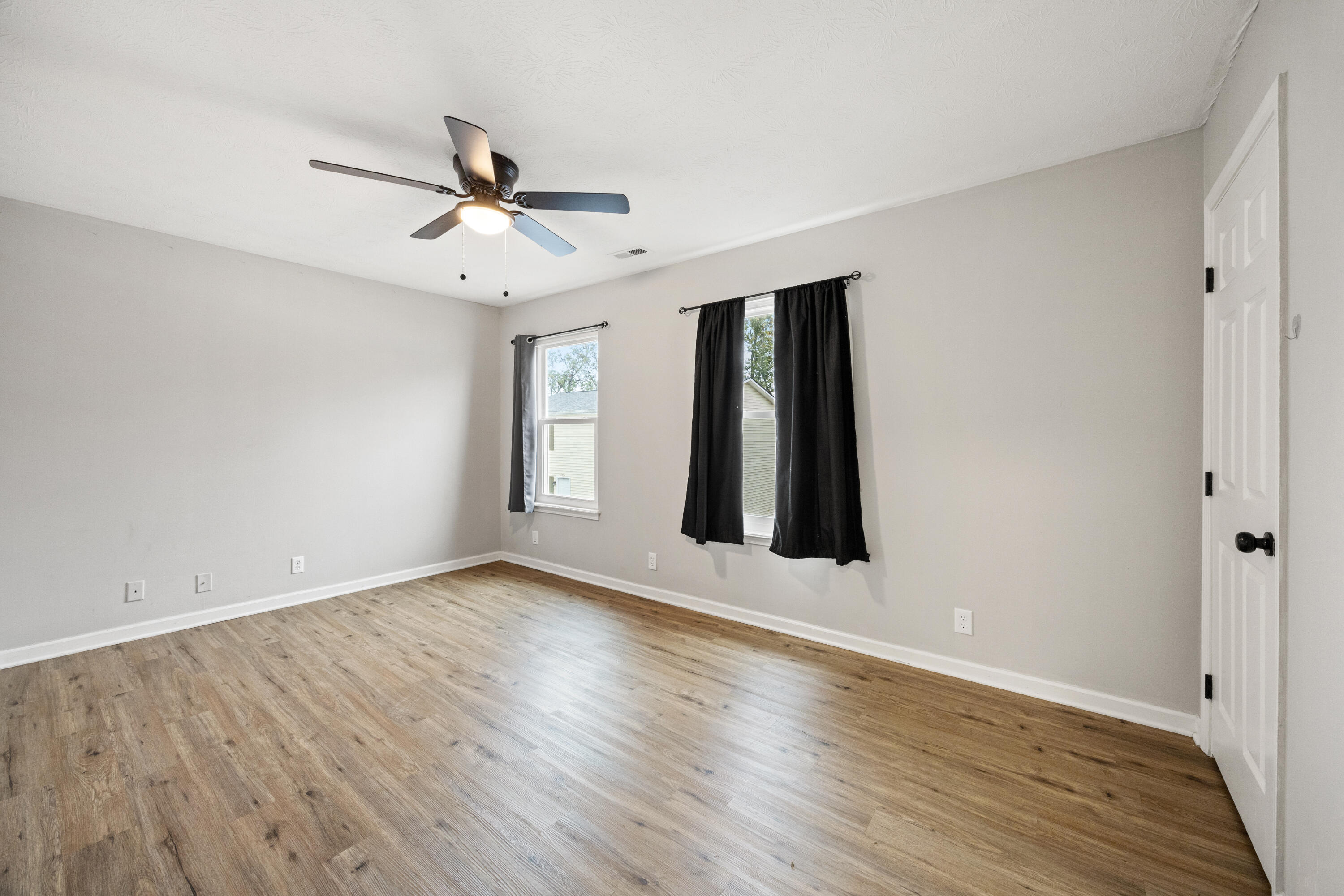2539 Lindenhurst Loop