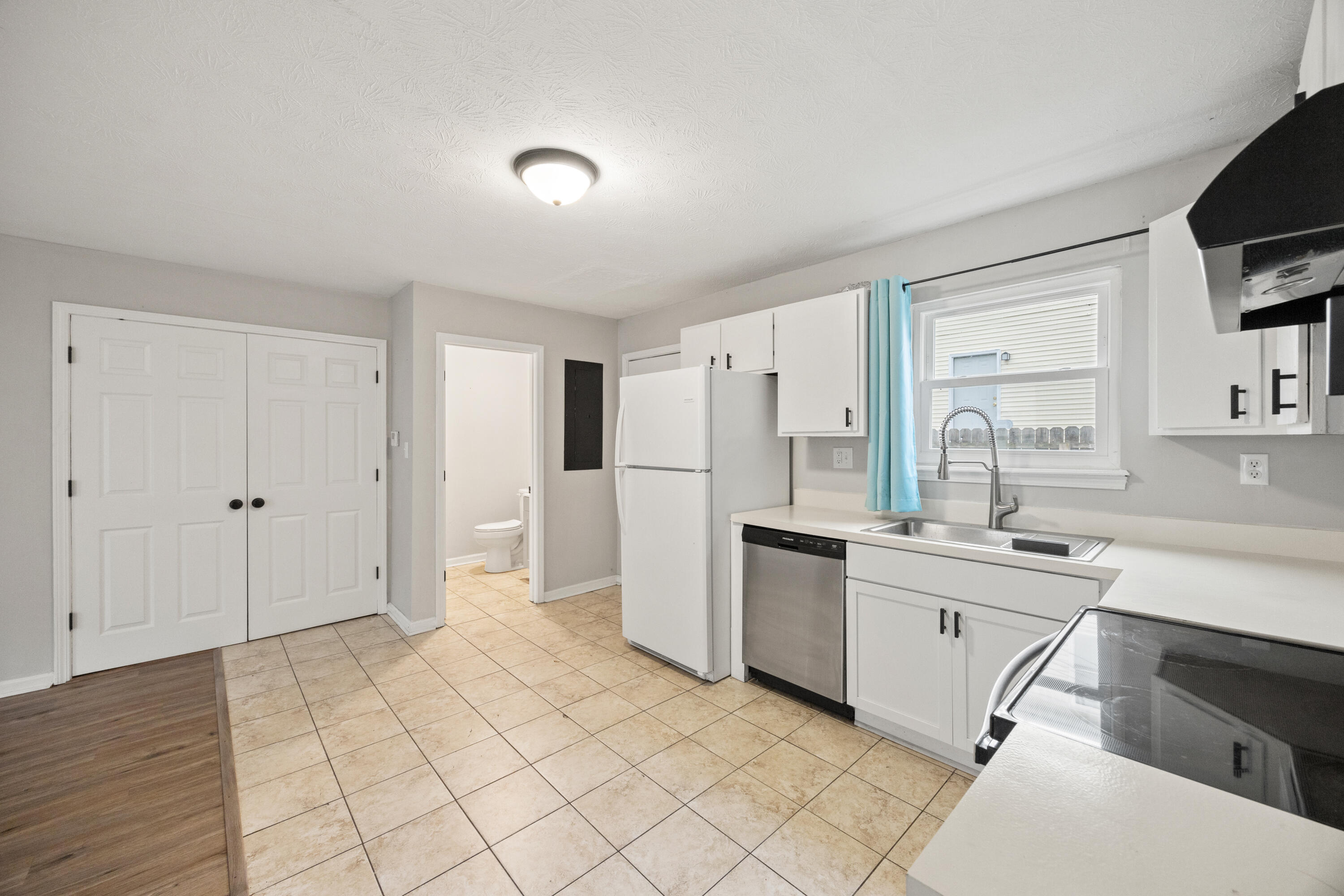 2539 Lindenhurst Loop
