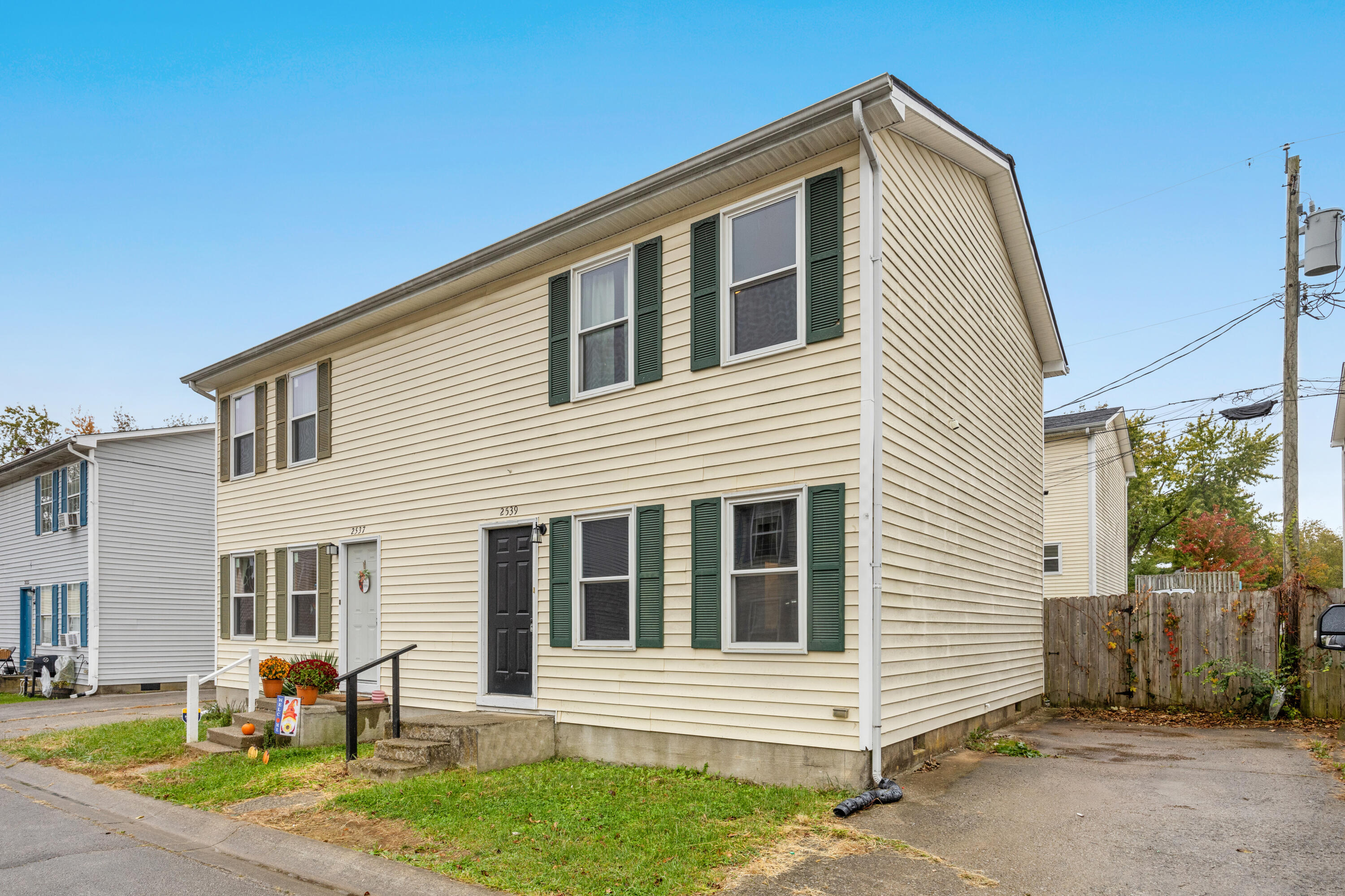 2539 Lindenhurst Loop