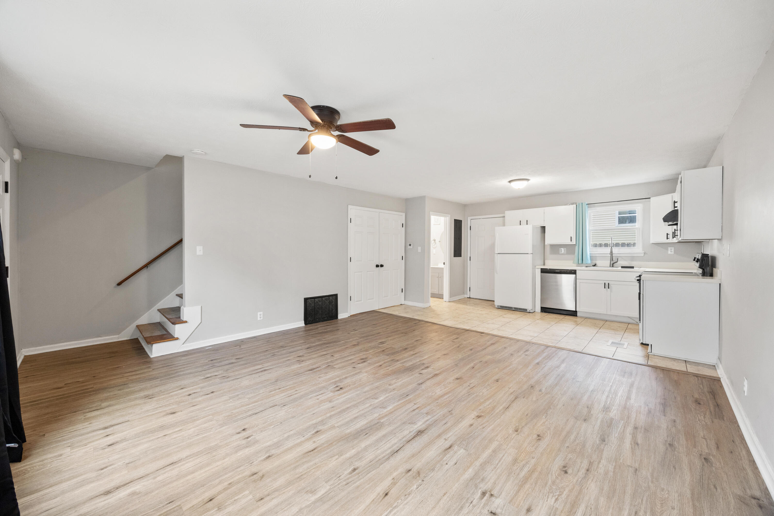 2539 Lindenhurst Loop