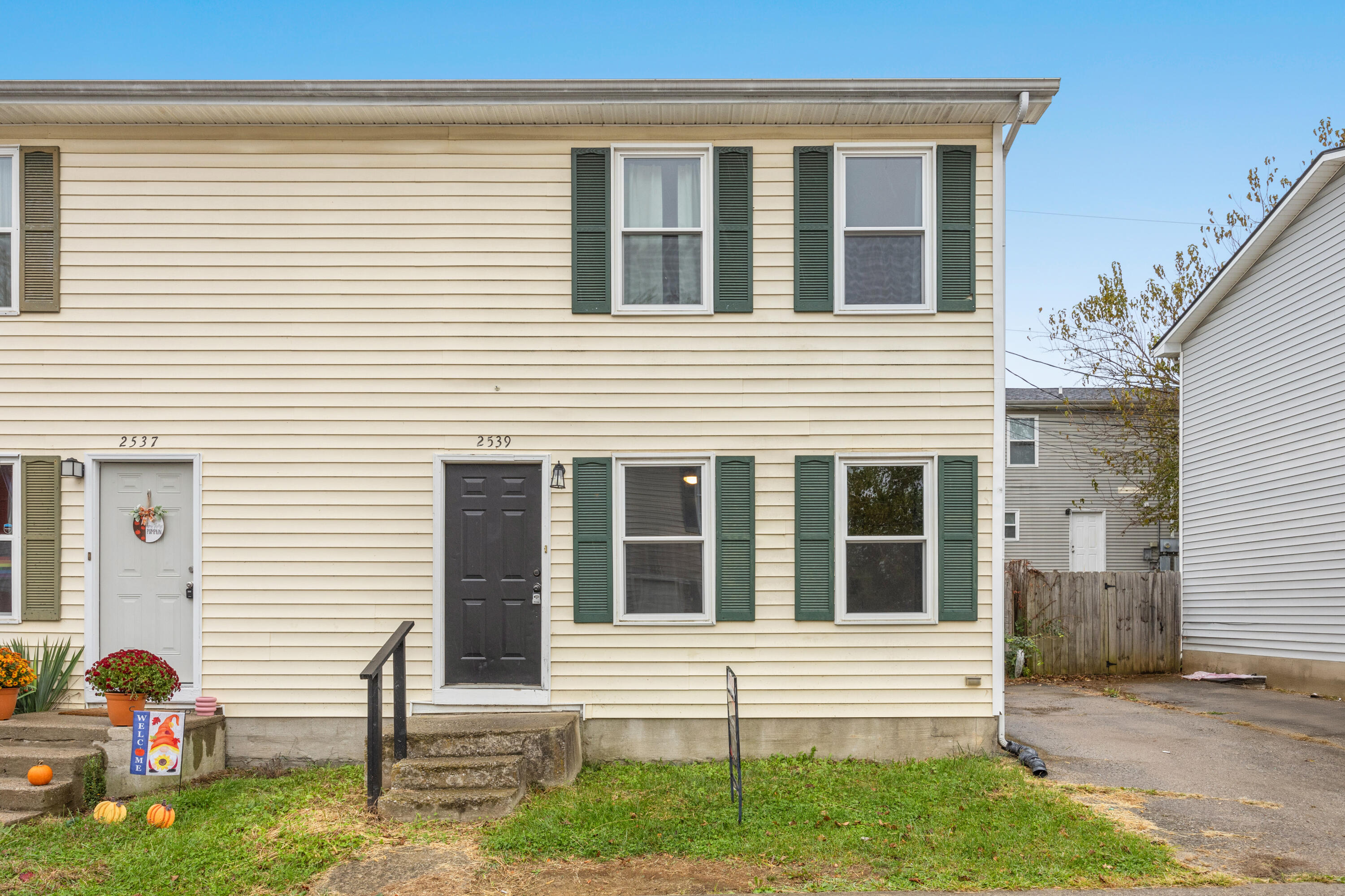 2539 Lindenhurst Loop
